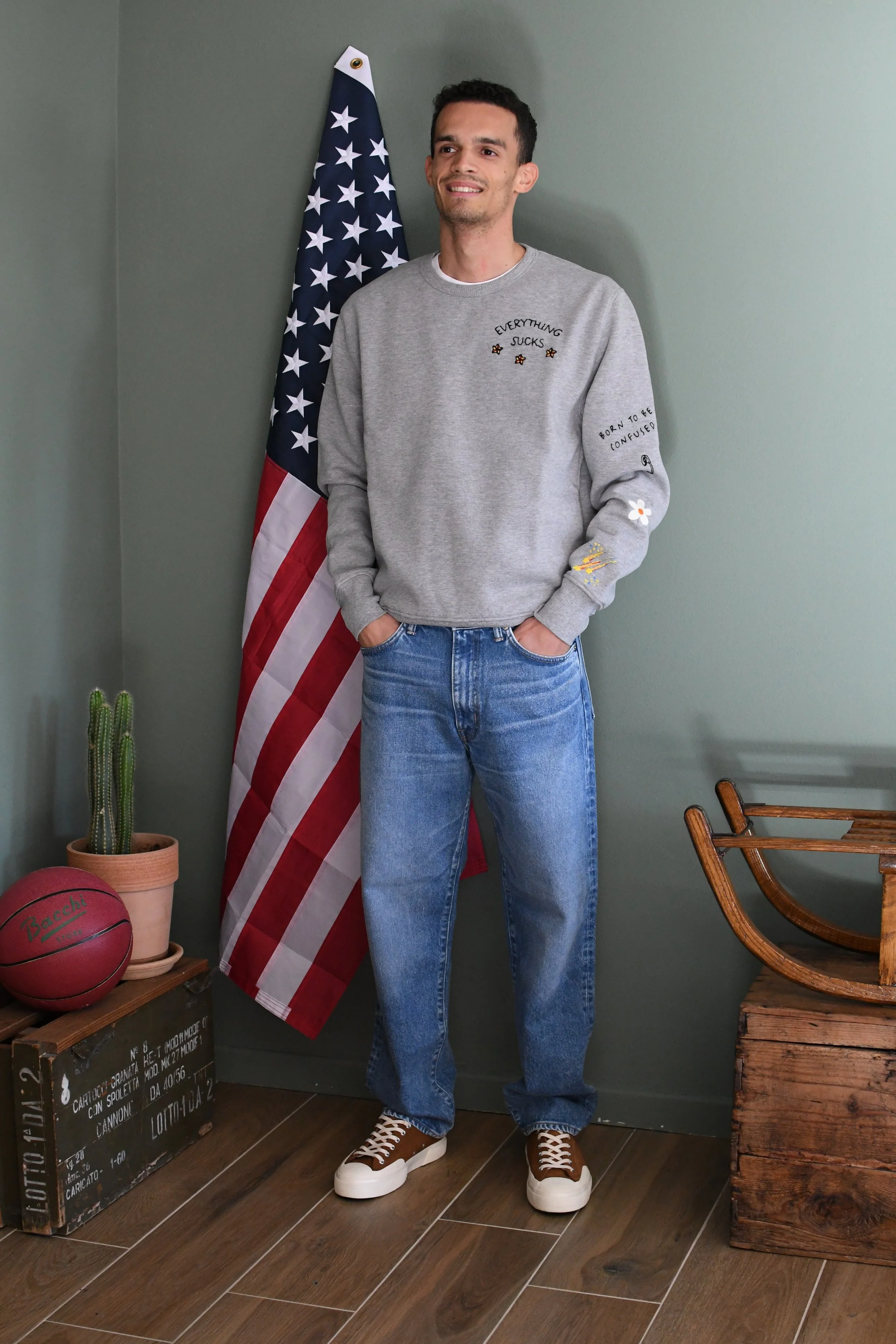 Felpa Inspired by a true story girocollo, con ricami