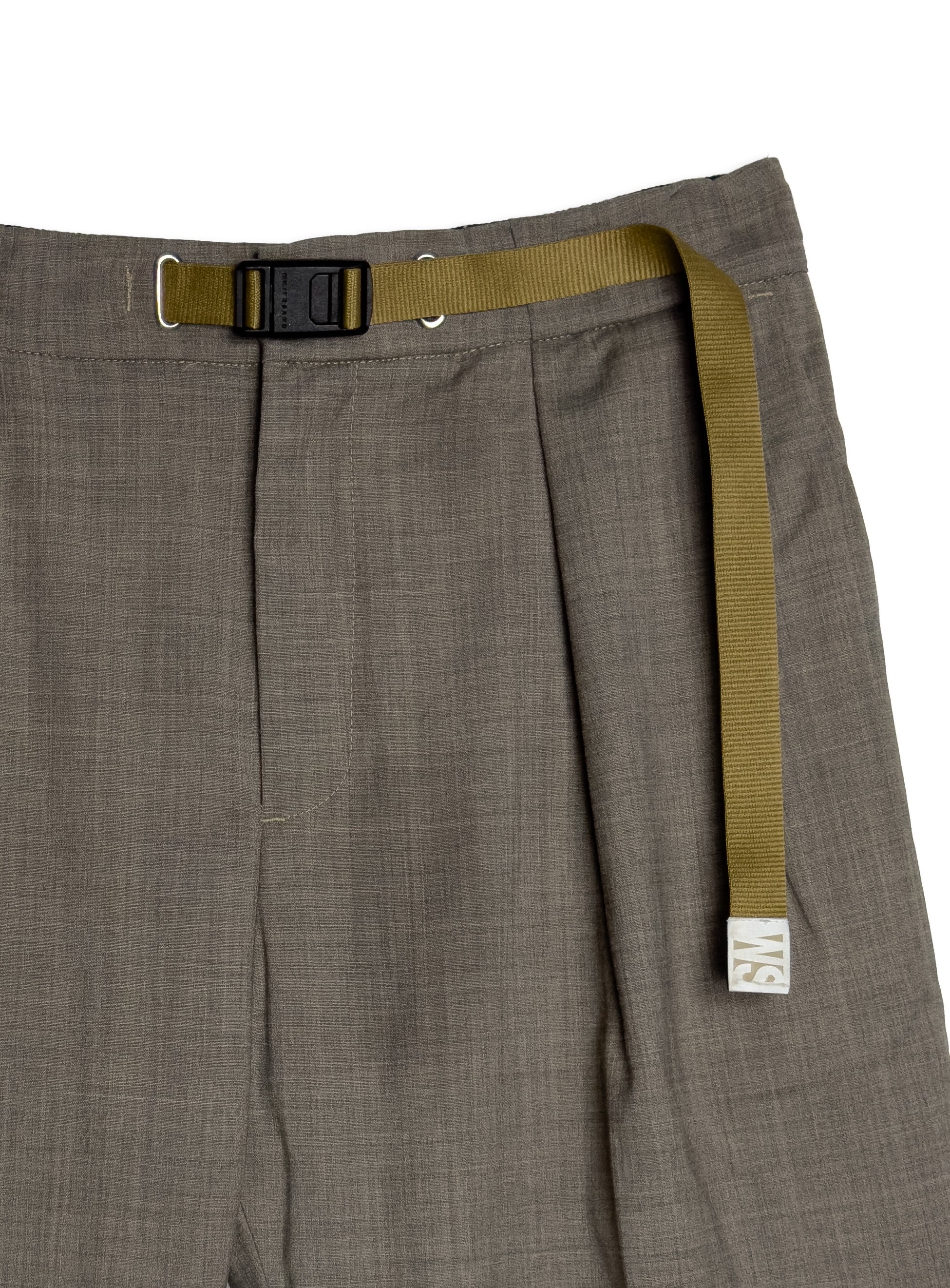 Bermuda White Sand vestibilità comoda, tinta unita. Tessuto in fresco lana leggerissimo.