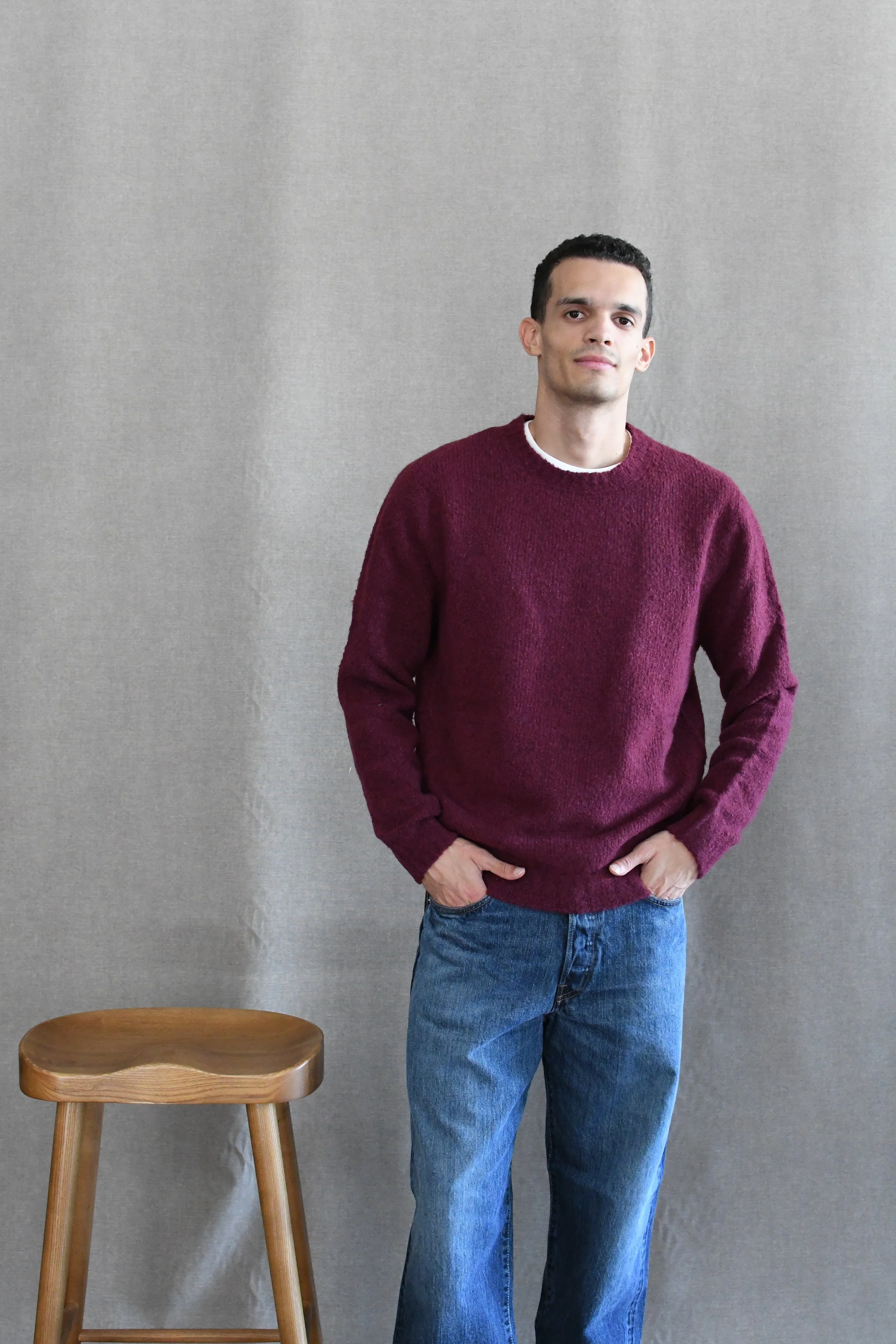 Maglia Scaglione classica girocollo tinta unita in lana e cashmere senza cuciture.