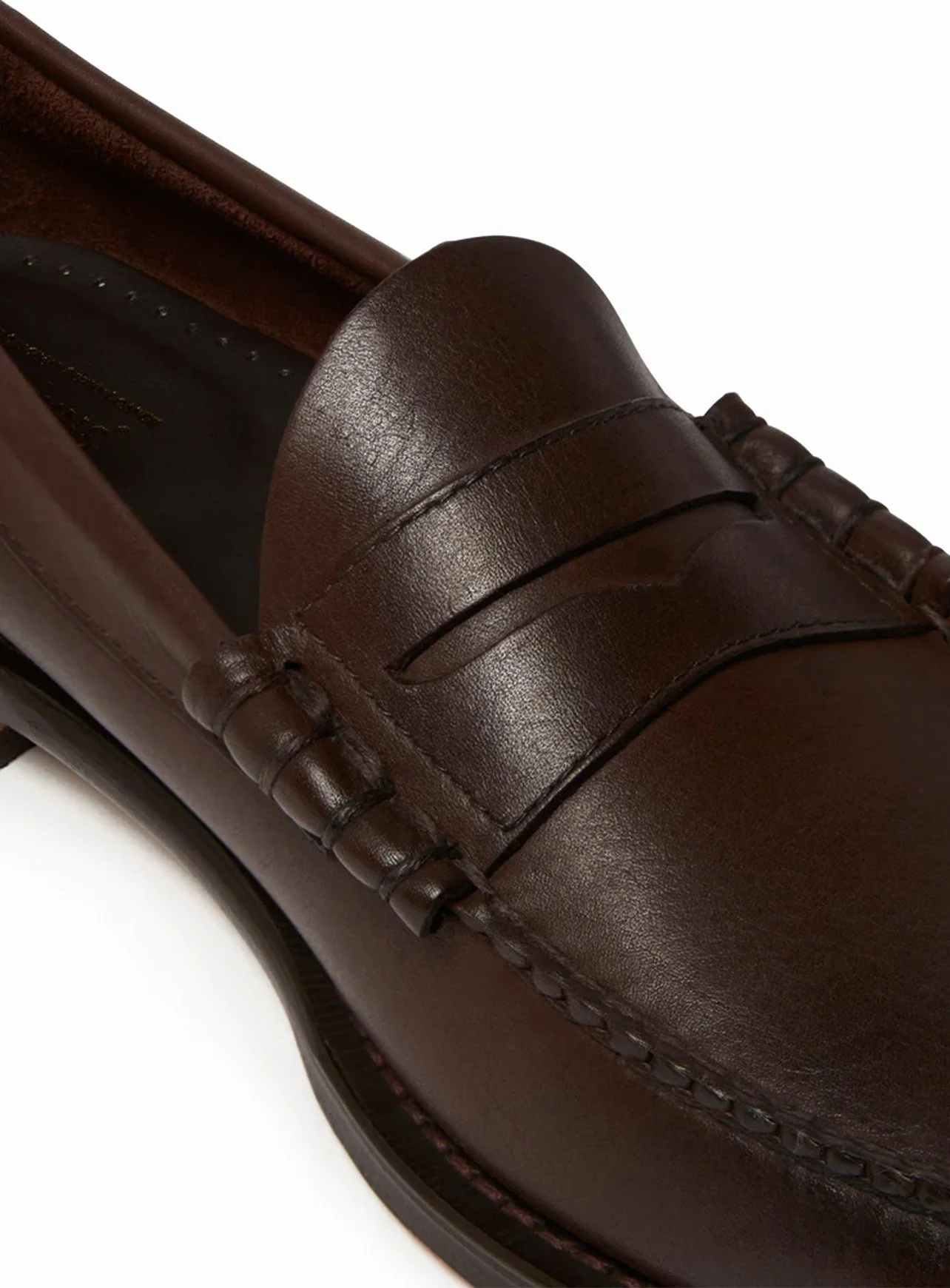 Mocassino Gh Bass cucito a mano in pelle morbida.