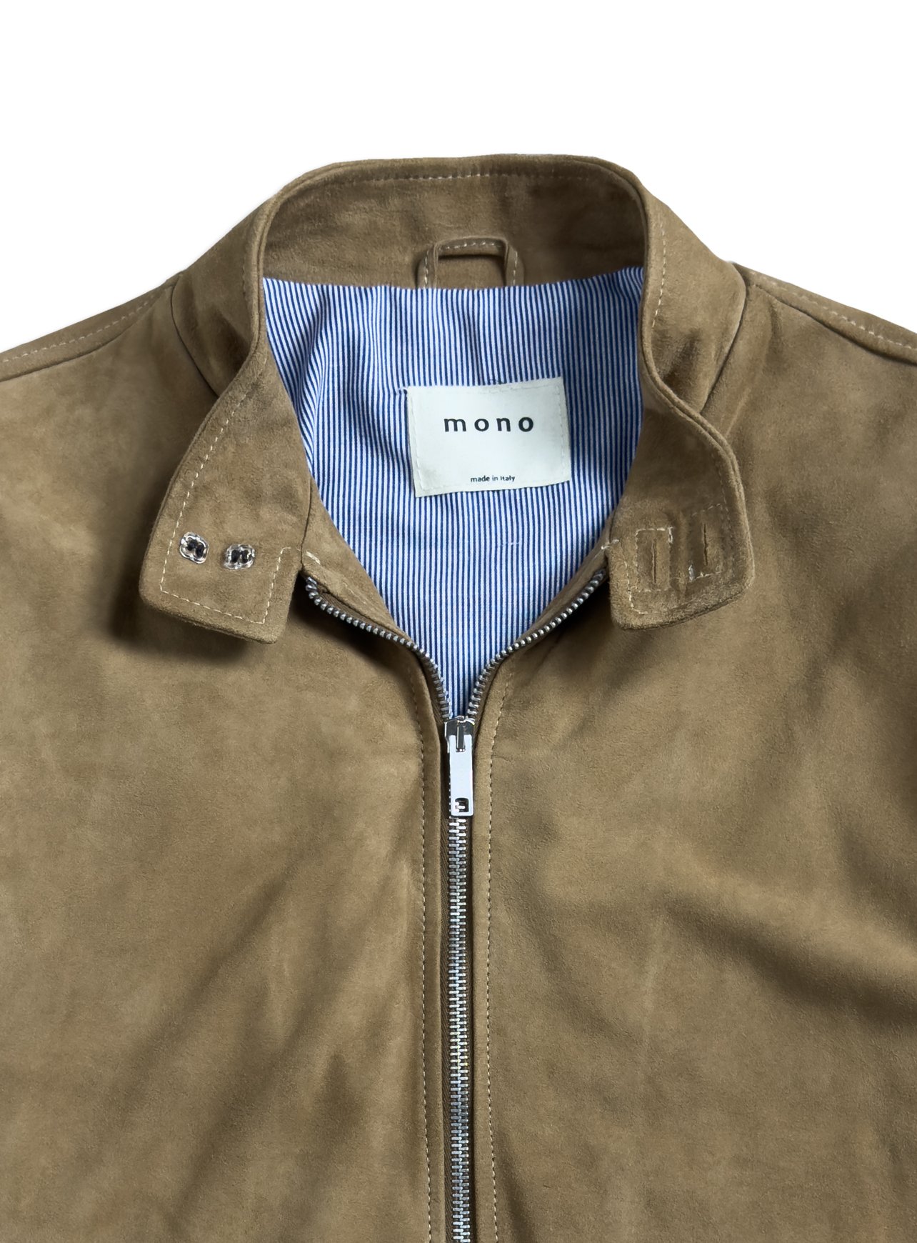 Giacca Mono in vera pelle tinta unita. Prodotto artigianale fatto in Italia. E’ la perfetta sintesi tra le tendenze del momento e la cura del prodotto nei dettagli.