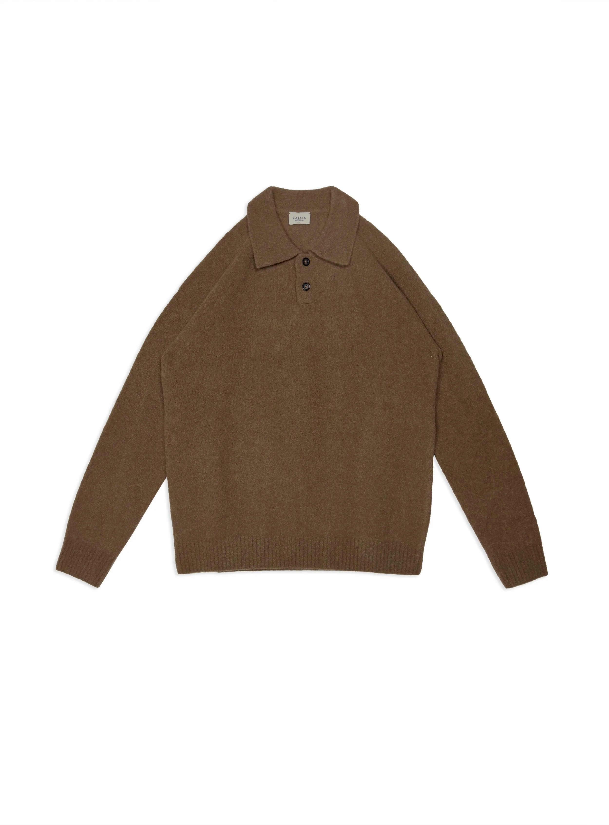 Polo Gallia bouclé in calda e morbida lana tinta unita. Maglia di ispirazione vintage.