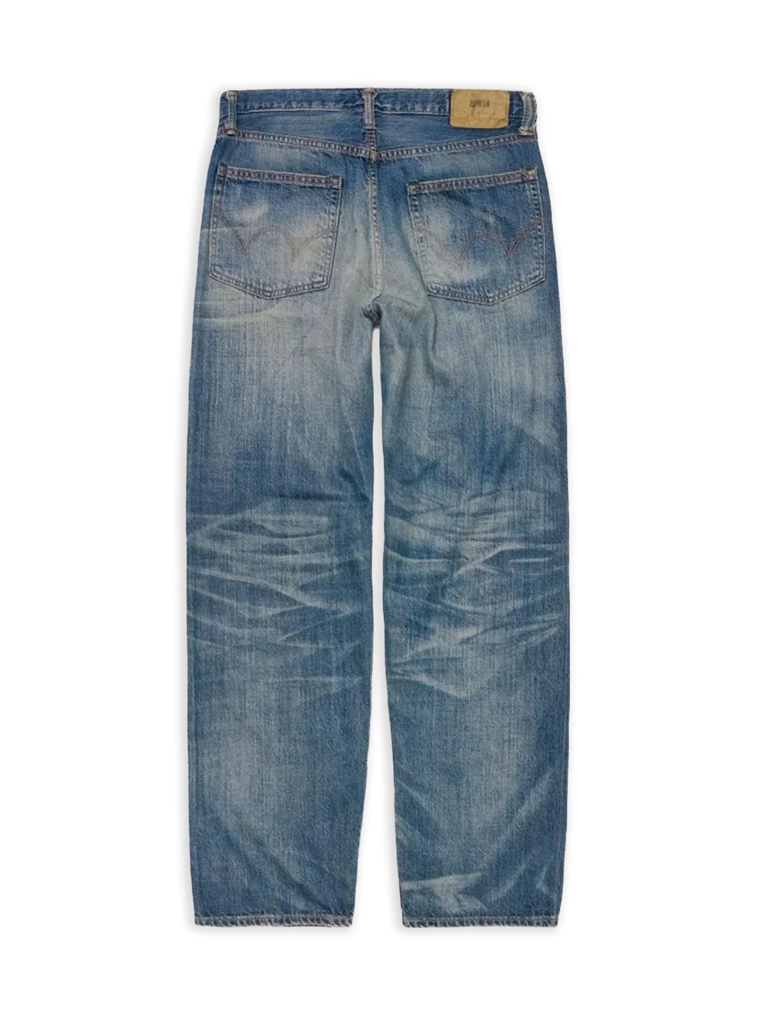 Denim Edwin tinta unita lavato con cimosa rossa. Edwin è un marchio di denim all'avanguardia, dove risaltano l'artigianalità e la competenza giapponese.