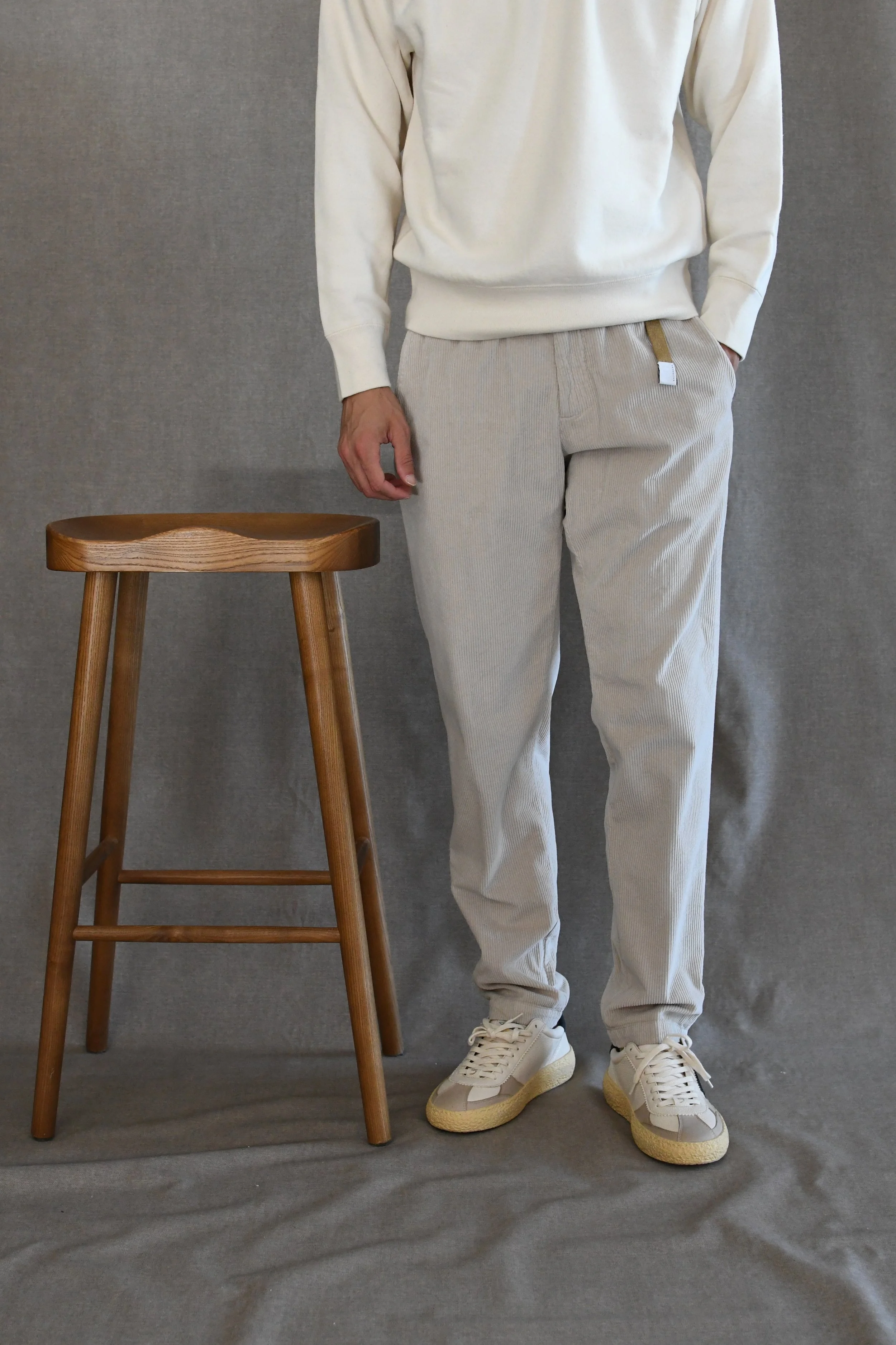 Pantalone White Sand tinta unita in velluto.