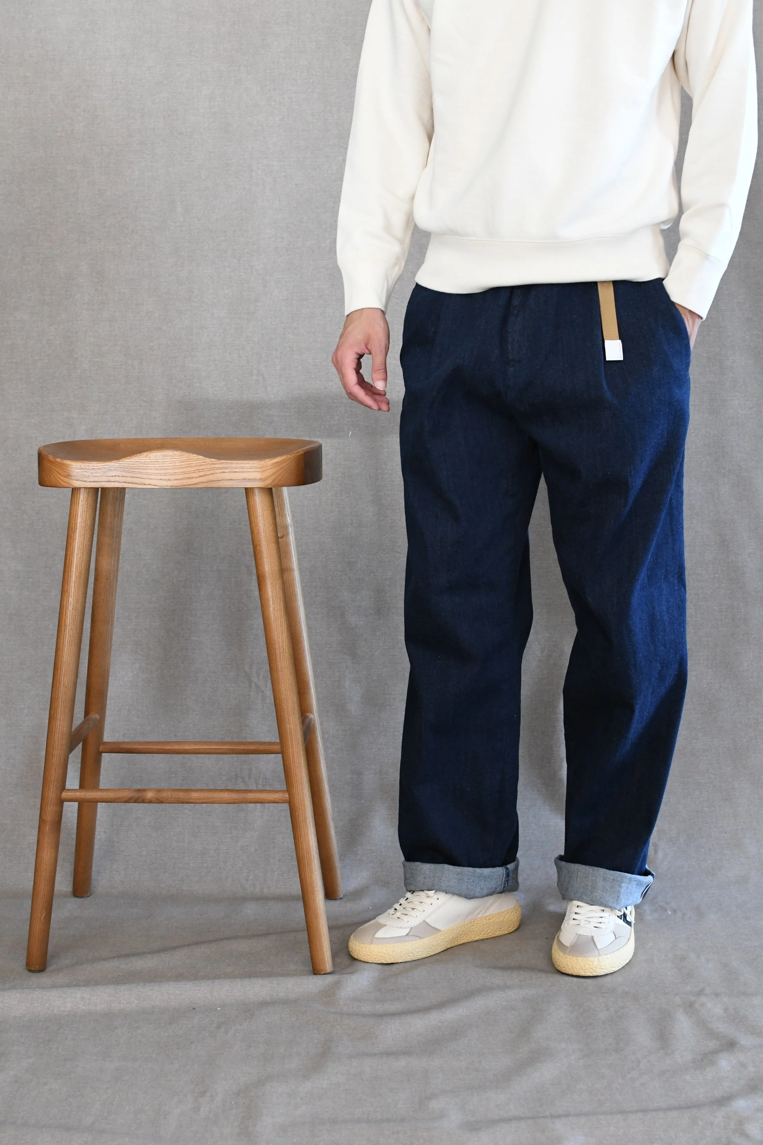Pantalone White Sand vestibilità comoda in cotone denim, rinsed.