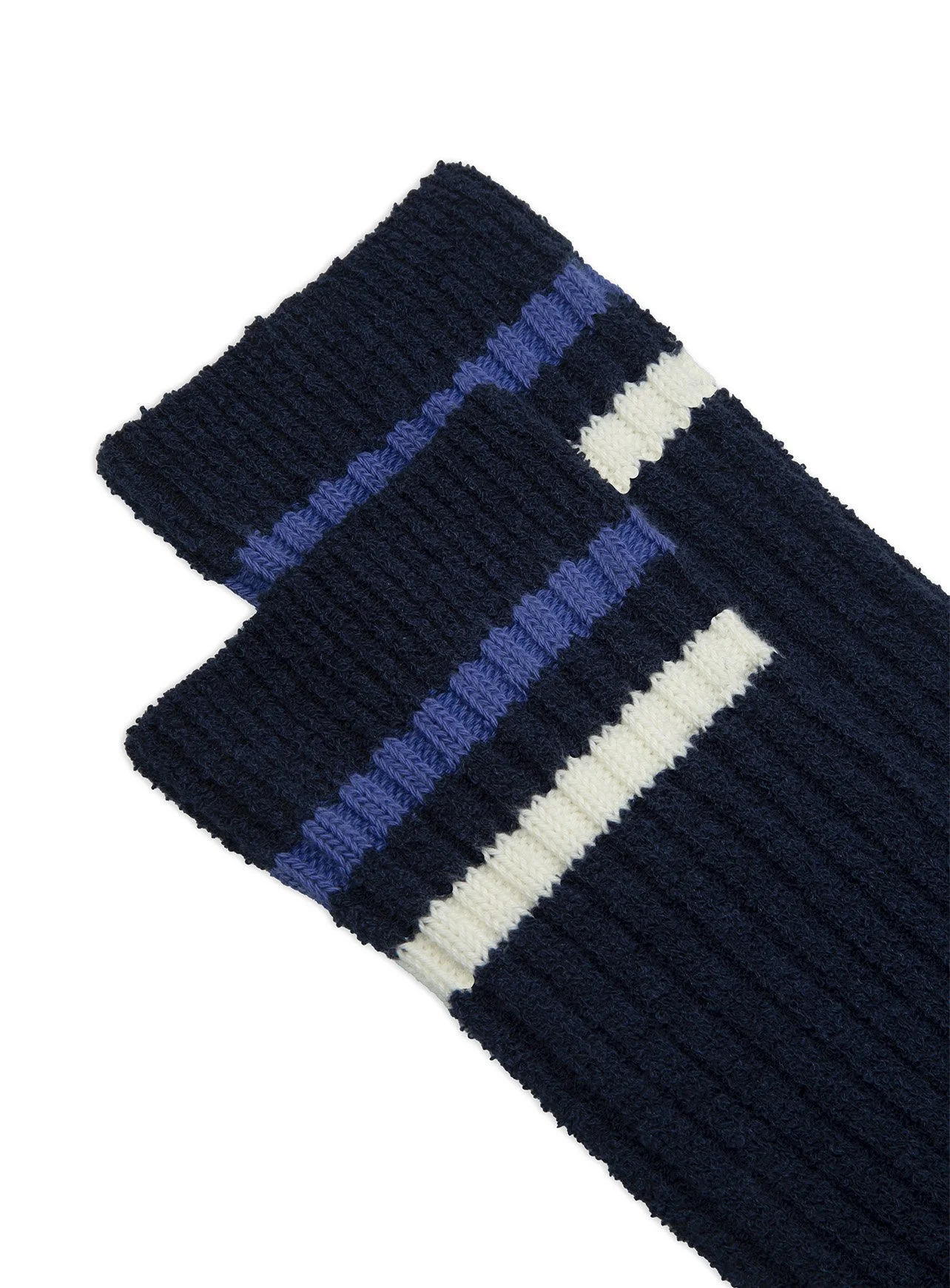 Calze Ant 45 in spugna corte con bande a contrasto colorate.