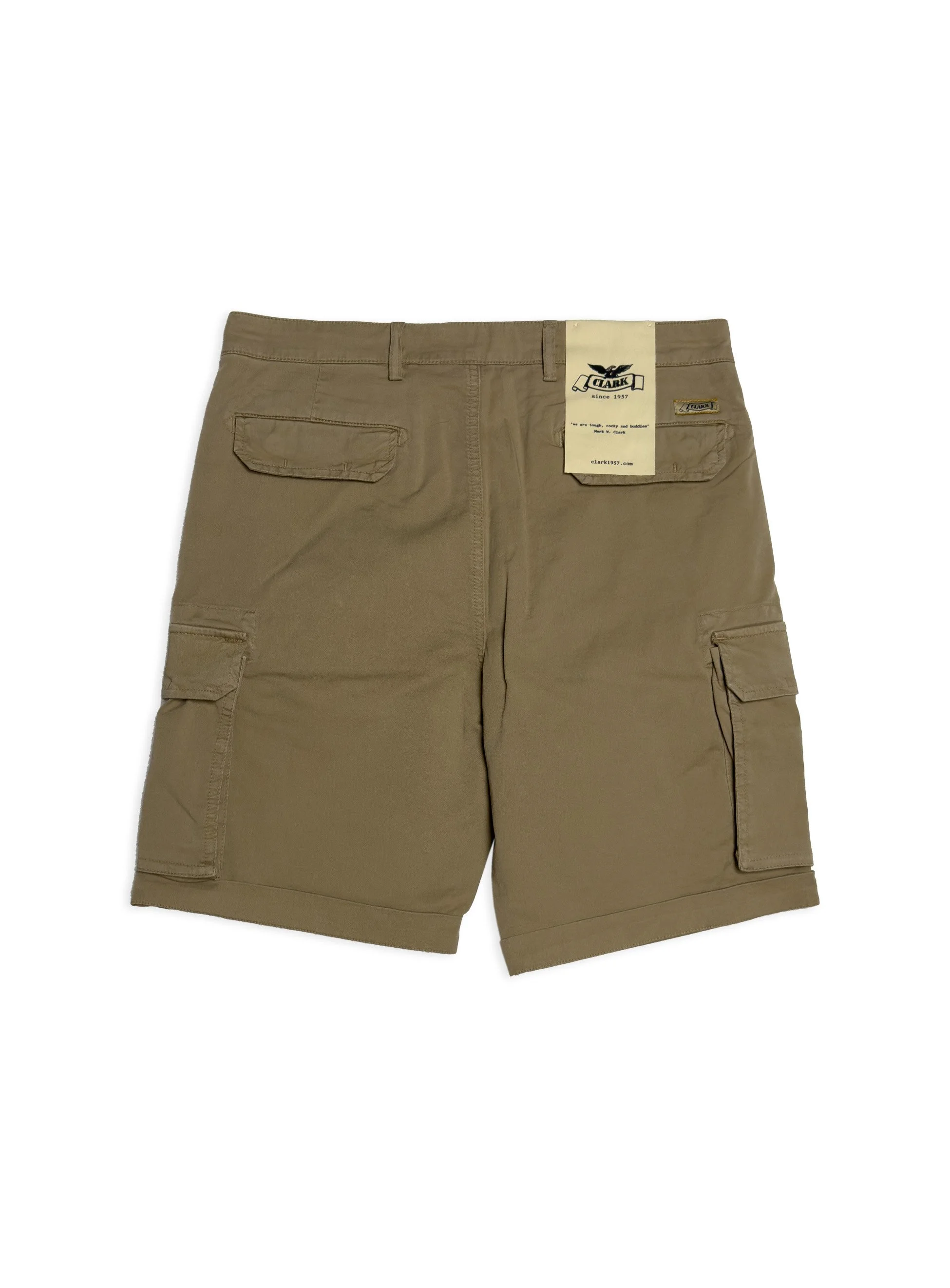 Bermuda Clark in cotone gabardina con tasche laterali.