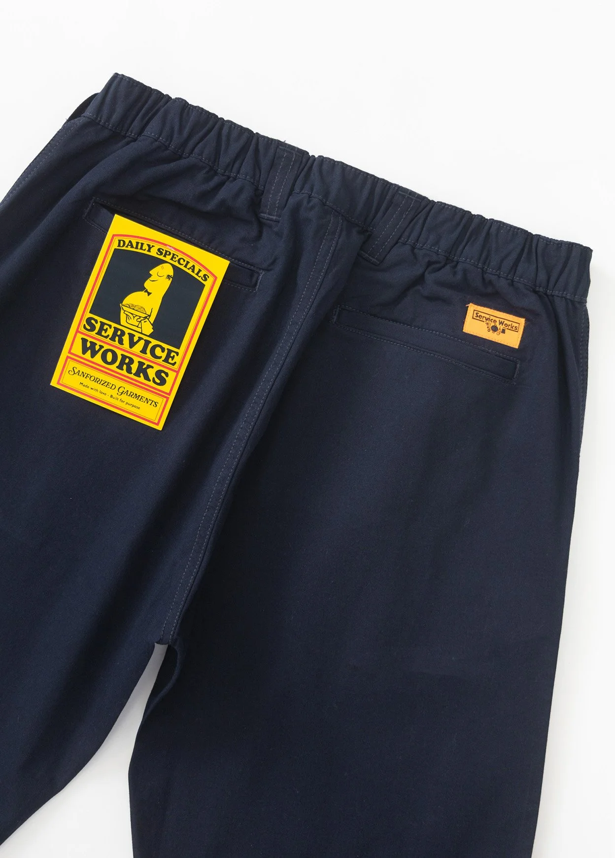 Pantalone Service Works in cotone tinta unita. Capo ispirato agli indumenti da lavoro delle cucine londinesi.