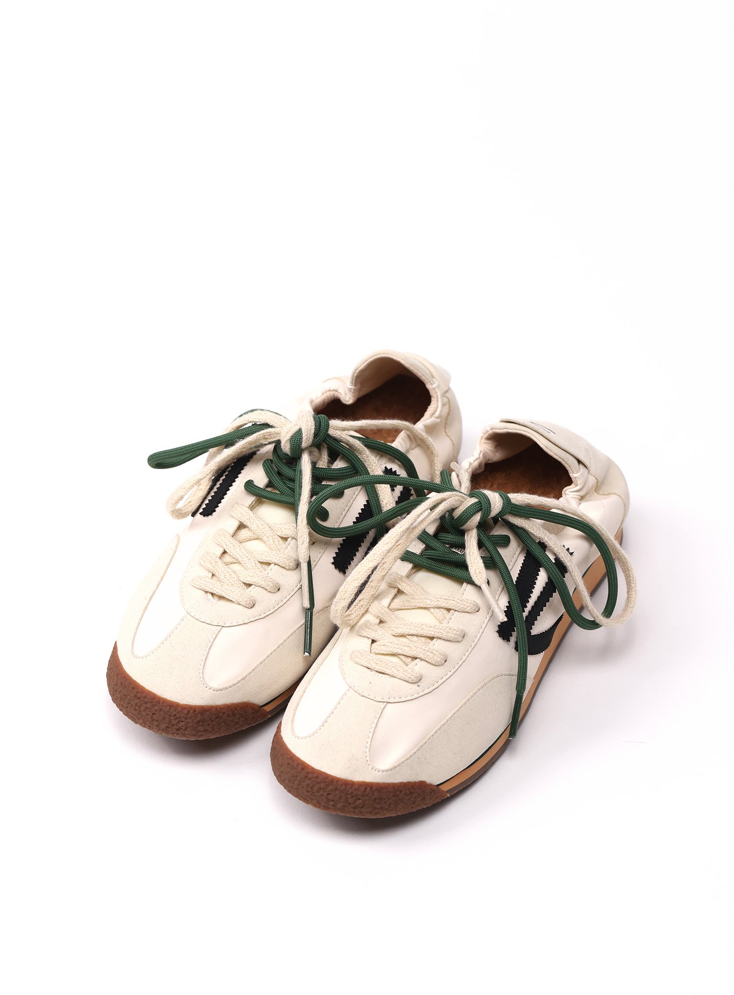 Sneakers Puraai ispirate dallo stile vintage anni 70, realizzate con materiali riciclati e biologici.