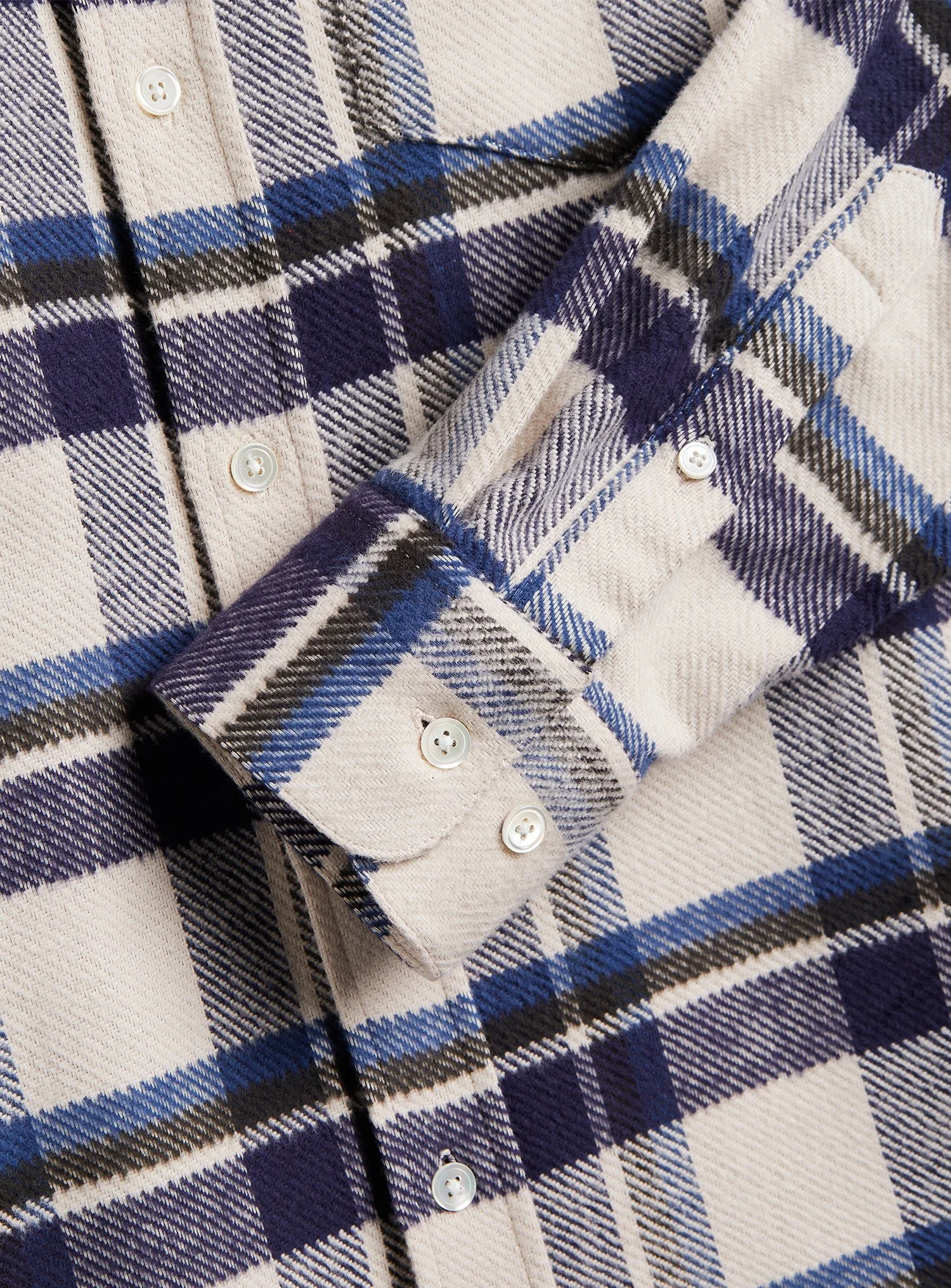 Camicia Portuguese Flannel in morbida flanella di cotone. Tessuti di ispirazione heritage portoghese.