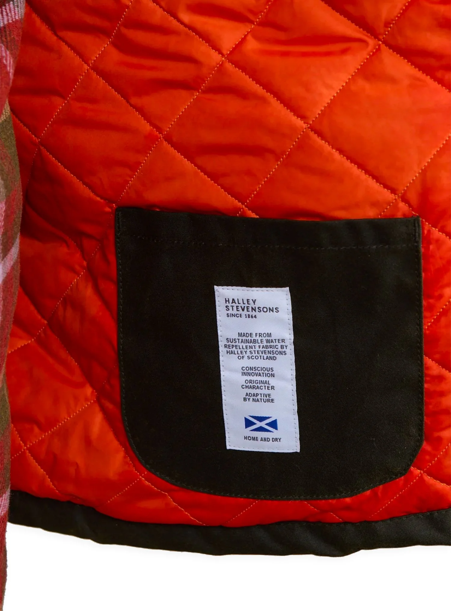 Giacca Chesapeake’s Stowe Hunting Jacket robusto capo outerwear ispirato al classico abbigliamento da campagna.