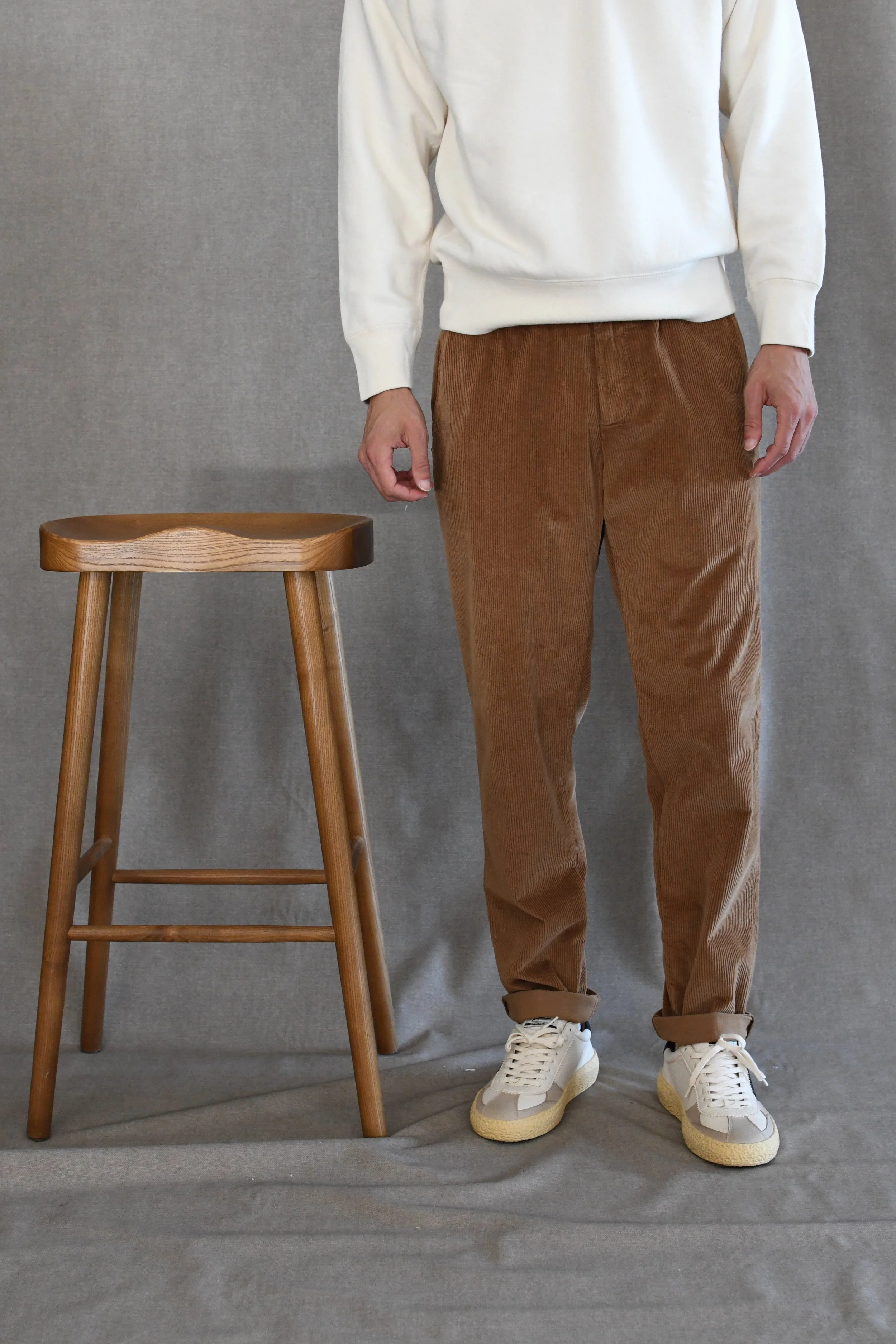 Pantalone White Sand tinta unita in velluto.
