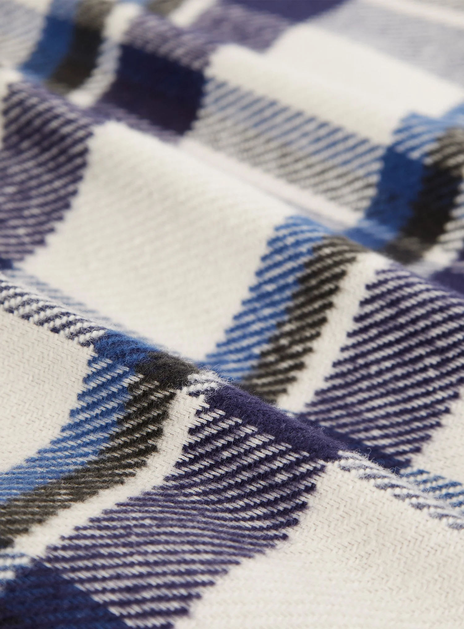 Camicia Portuguese Flannel in morbida flanella di cotone. Tessuti di ispirazione heritage portoghese.