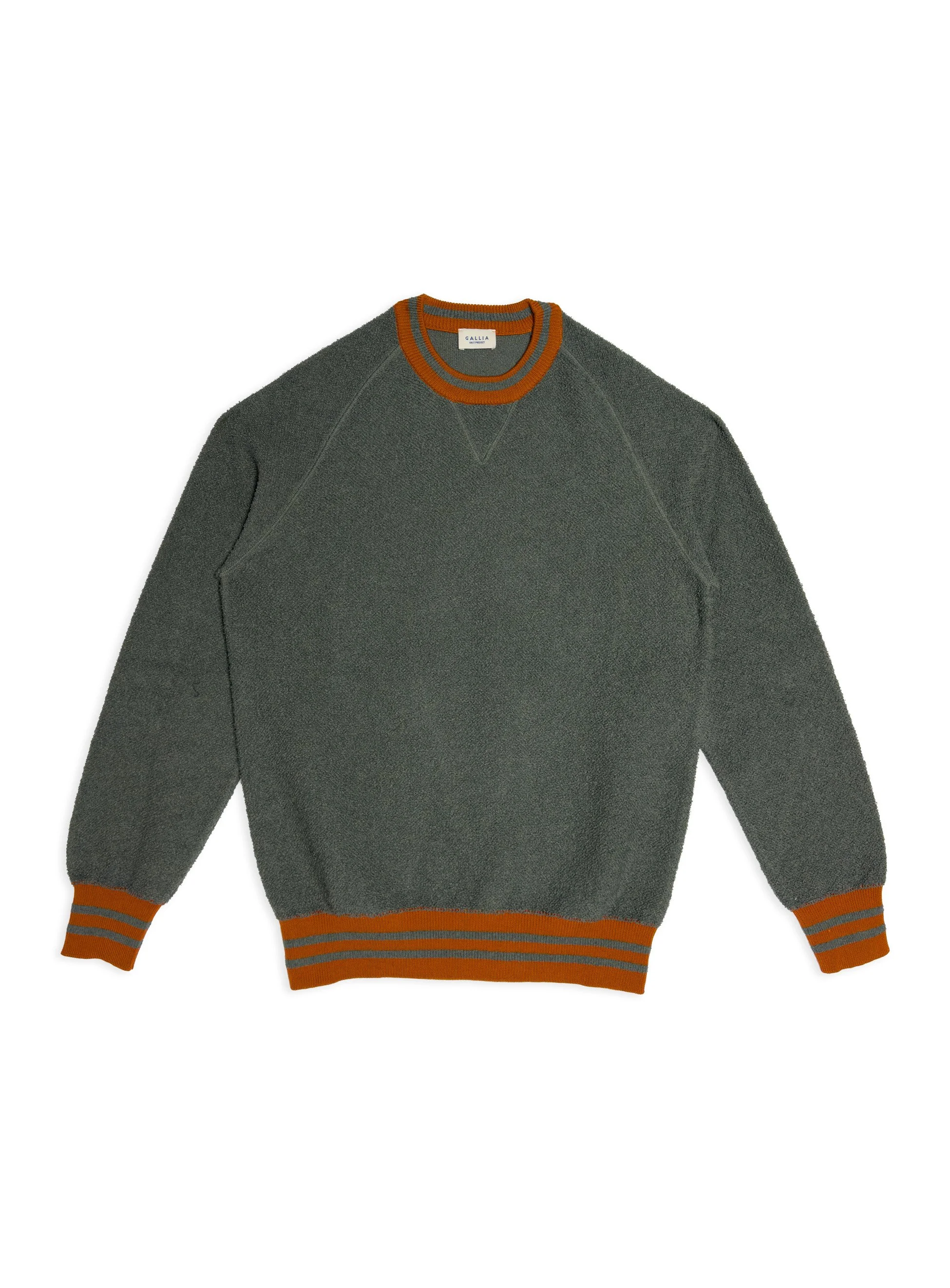 Maglia Gallia a maniche lunghe in morbido e leggero cotone effetto spugna tinta unita con dettaglio a contrasto nel collo, polsini e fondo.