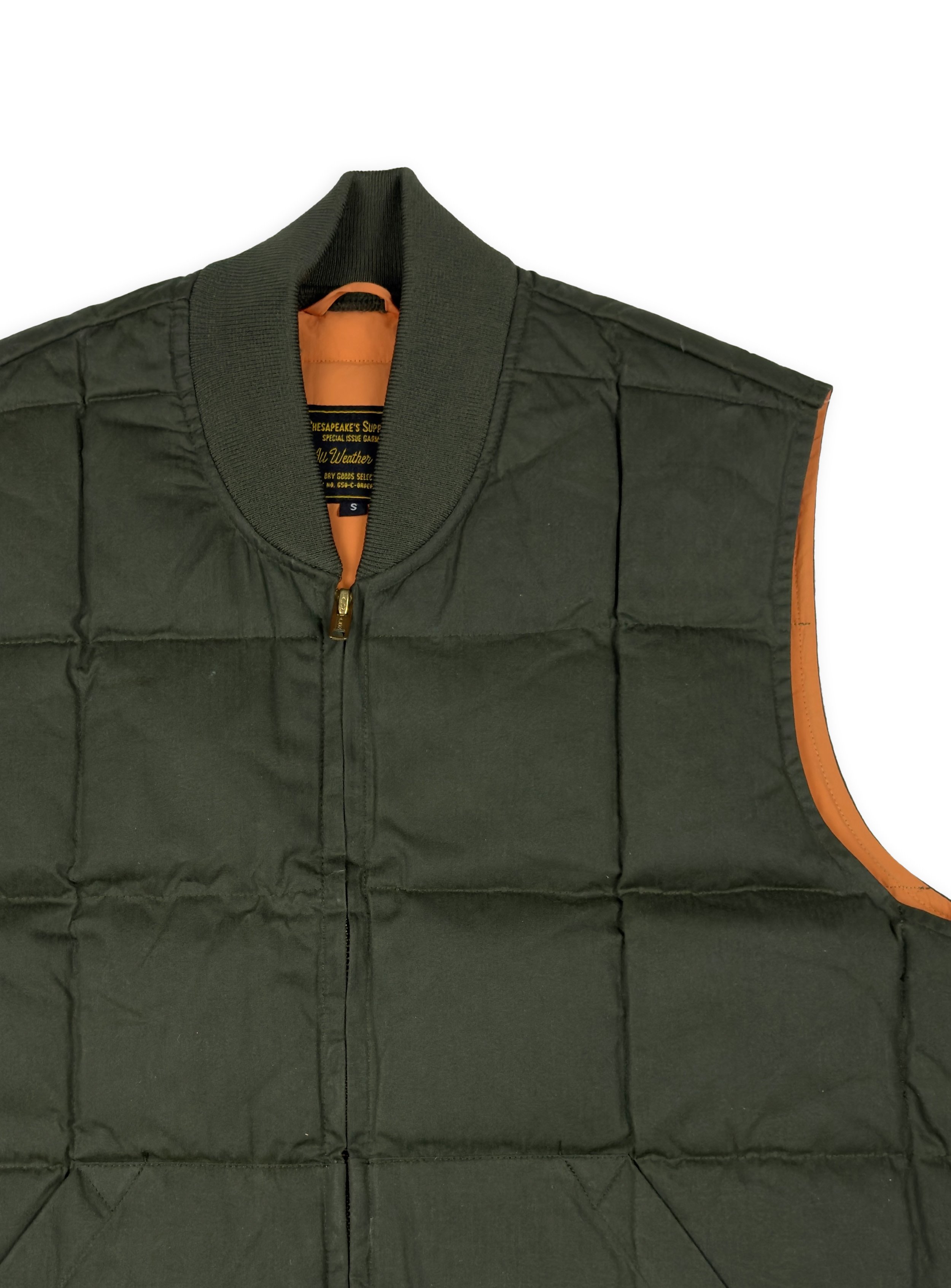 Gilet Chesapeake’s smanicato in Cotone Cerato con imbottitura in piuma d’oca.