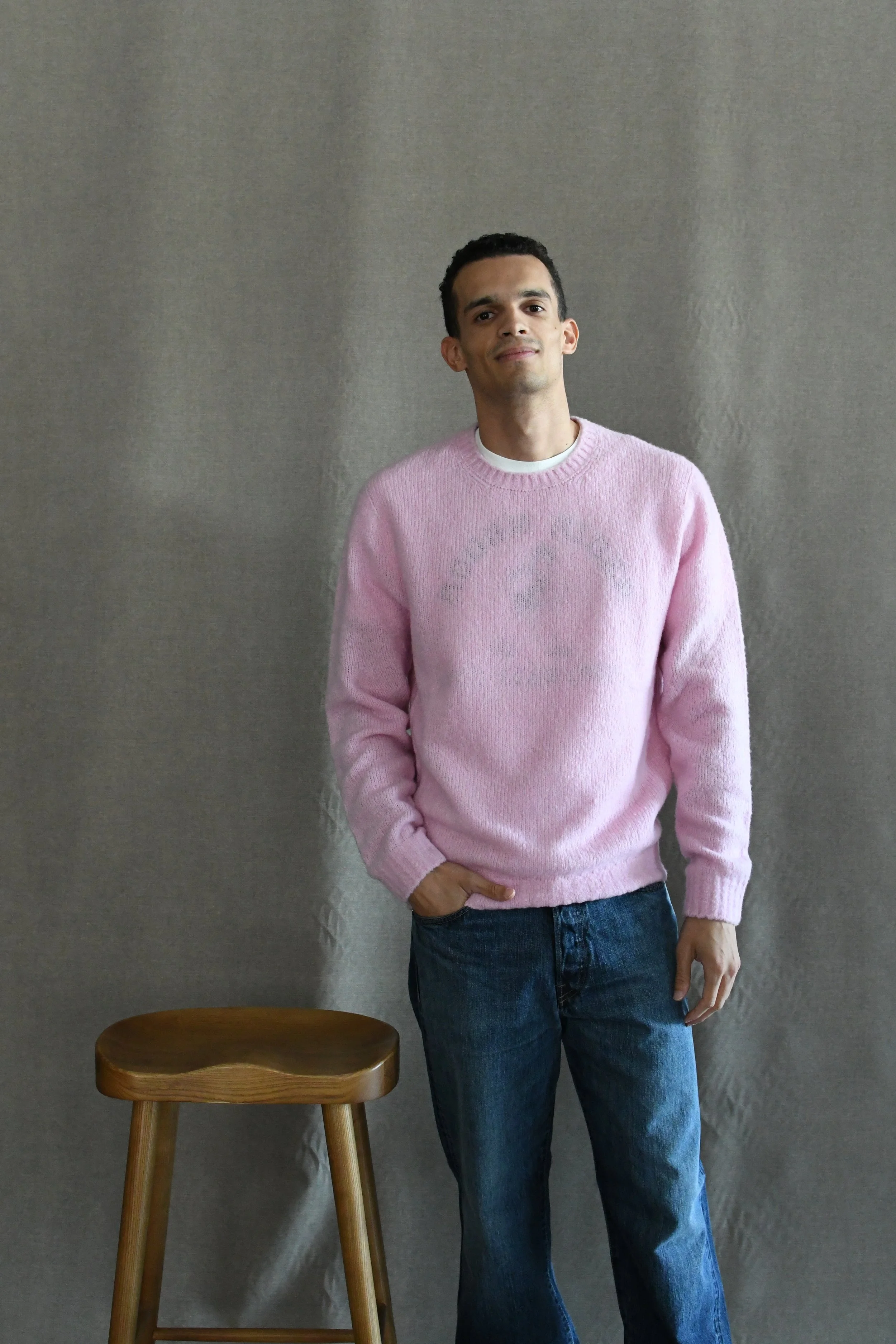 Maglia Scaglione classica girocollo tinta unita in lana e cashmere senza cuciture.