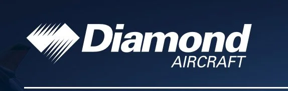 Logo von Diamond Aircraft auf dunklem Hintergrund