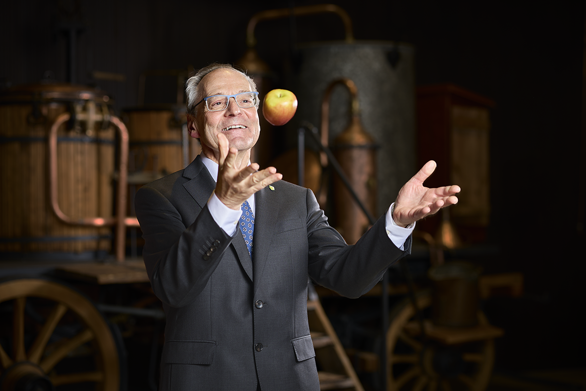 Paul-Roth_Regierungsfoto_202600644_2.png
