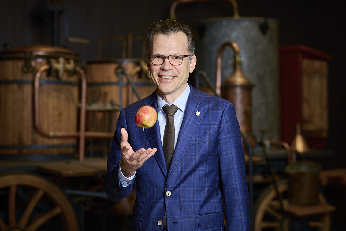 Dominik-Diezi_Regierungsfoto_202600571_2.png