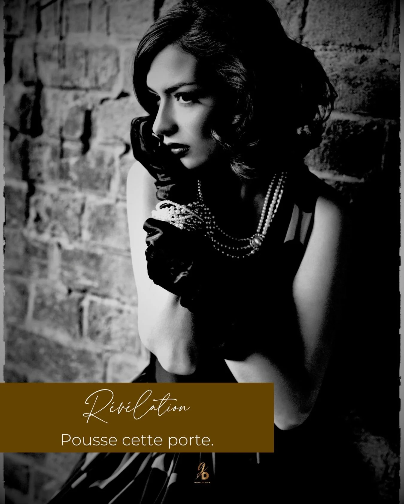 Souvent, je me tiens comme je pense devoir me tenir.
Et puis, sans m&rsquo;en rendre compte, je change.
Je me redresse.
Je me tasse.
Je prends de l&rsquo;espace.
Je me retire.
Le corps parle parfois avant moi.
Alors j&rsquo;observe. &Ccedil;a te parl