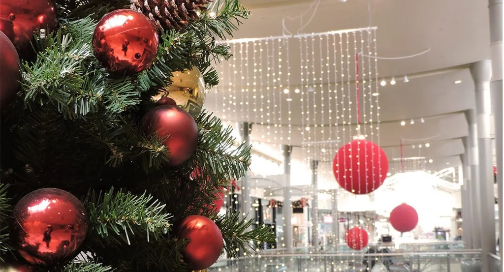 Holiday Decor Lights Up Southeastern Wisconsin