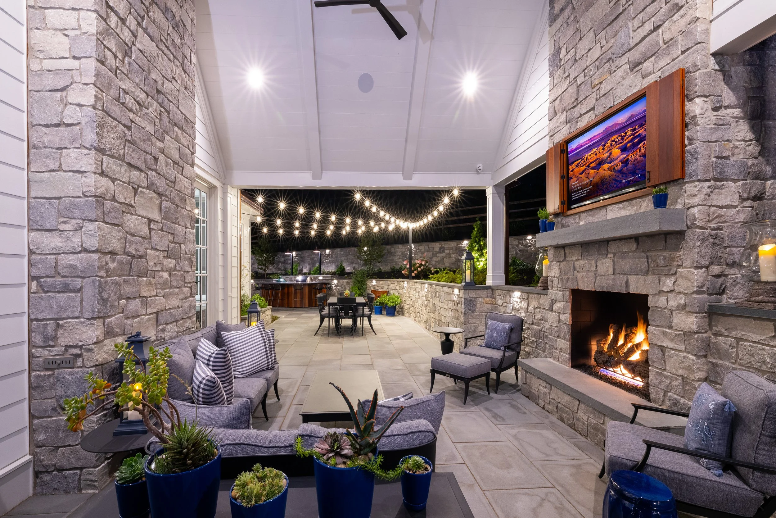 Covered patio with stylish pergola design