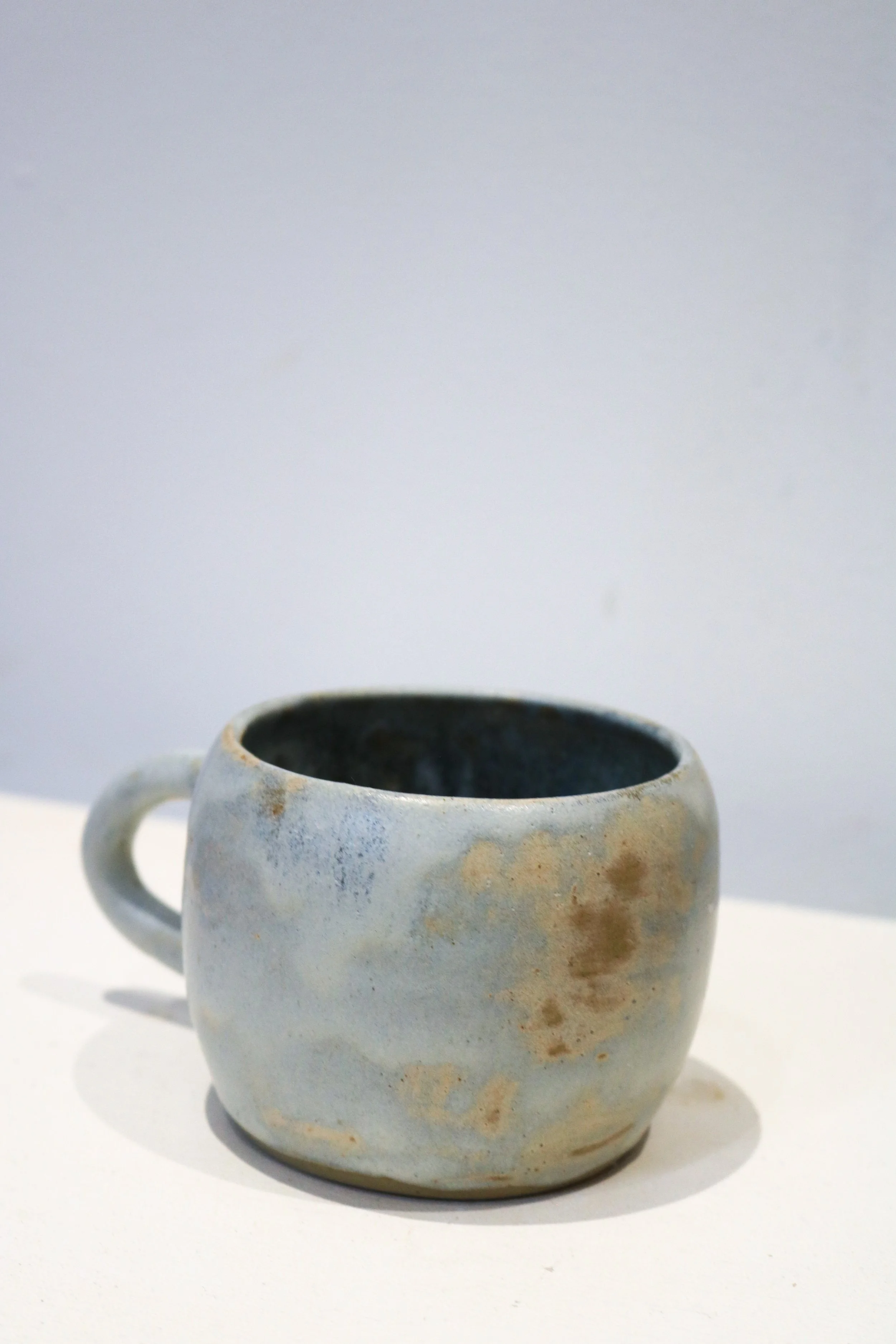 Ceramic mug.