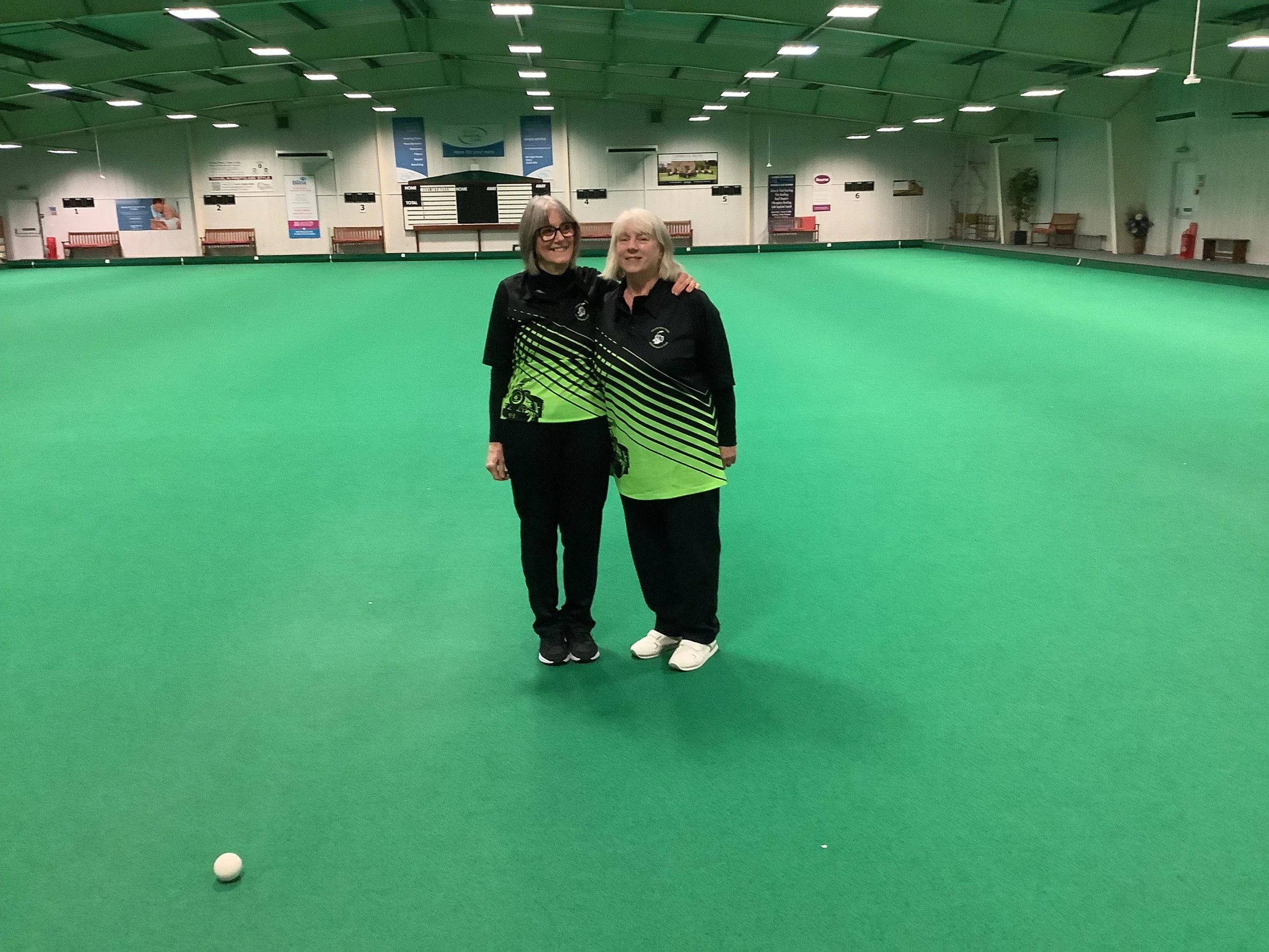 Novice Singles - Finalists - Gill Firmager ( Winner) & Jackie Bloom