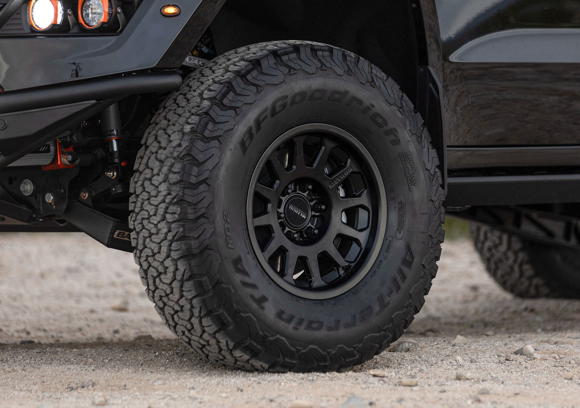 37x12.50x17 BF Goodrich A/T KO2