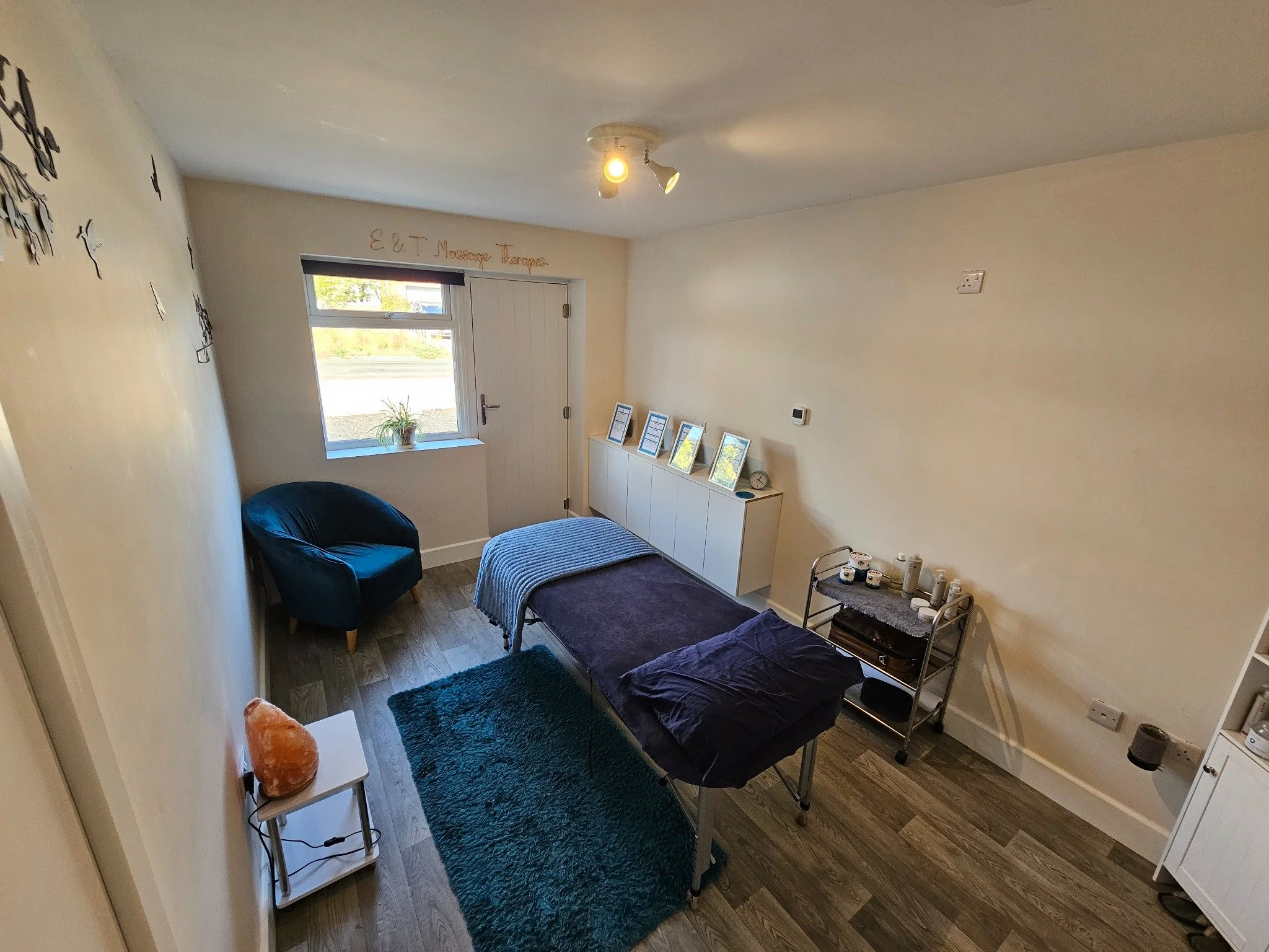 Wide view of the E & T Massage Therapies treatment room in Hempnall.