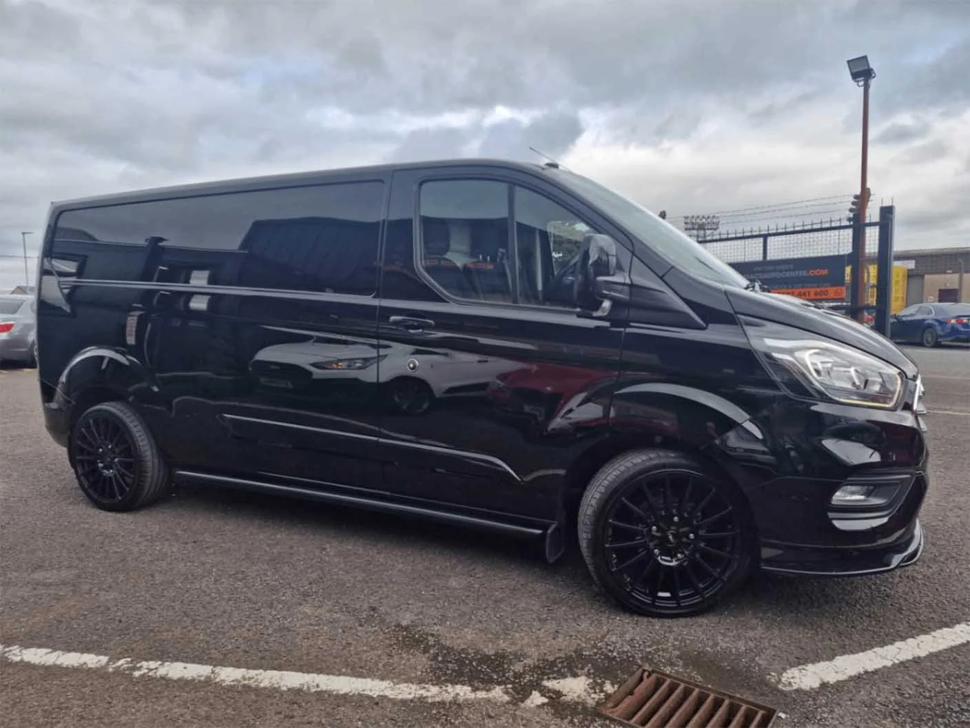 2019 FORD TRANSIT 2.0 ECOBLUE LIMITED_0007_download (11).jpg