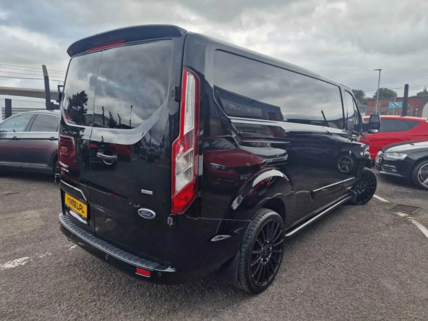 2019 FORD TRANSIT 2.0 ECOBLUE LIMITED_0010_download (8).jpg