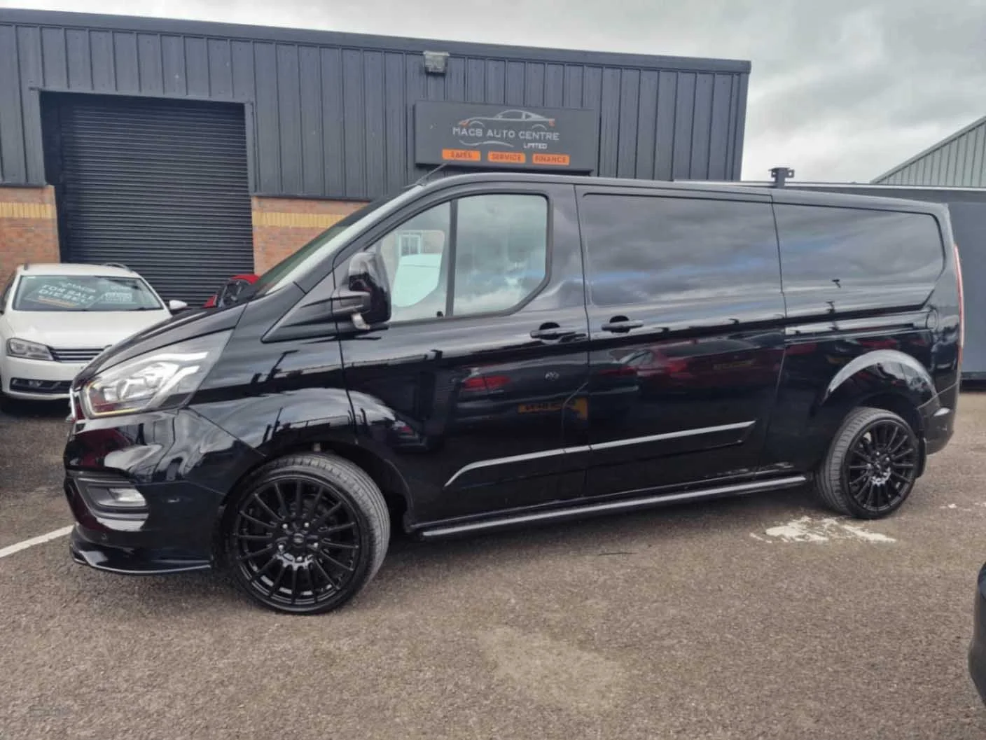 2019 FORD TRANSIT 2.0 ECOBLUE LIMITED_0015_download (3).jpg