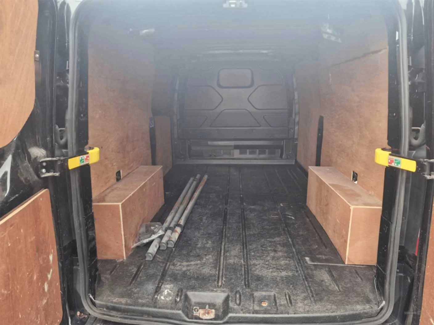 2019 FORD TRANSIT 2.0 ECOBLUE LIMITED_0001_download (17).jpg