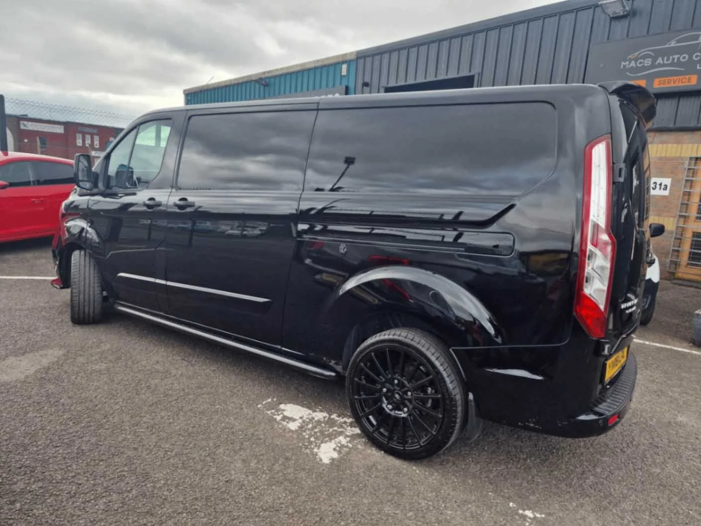 2019 FORD TRANSIT 2.0 ECOBLUE LIMITED_0014_download (4).jpg
