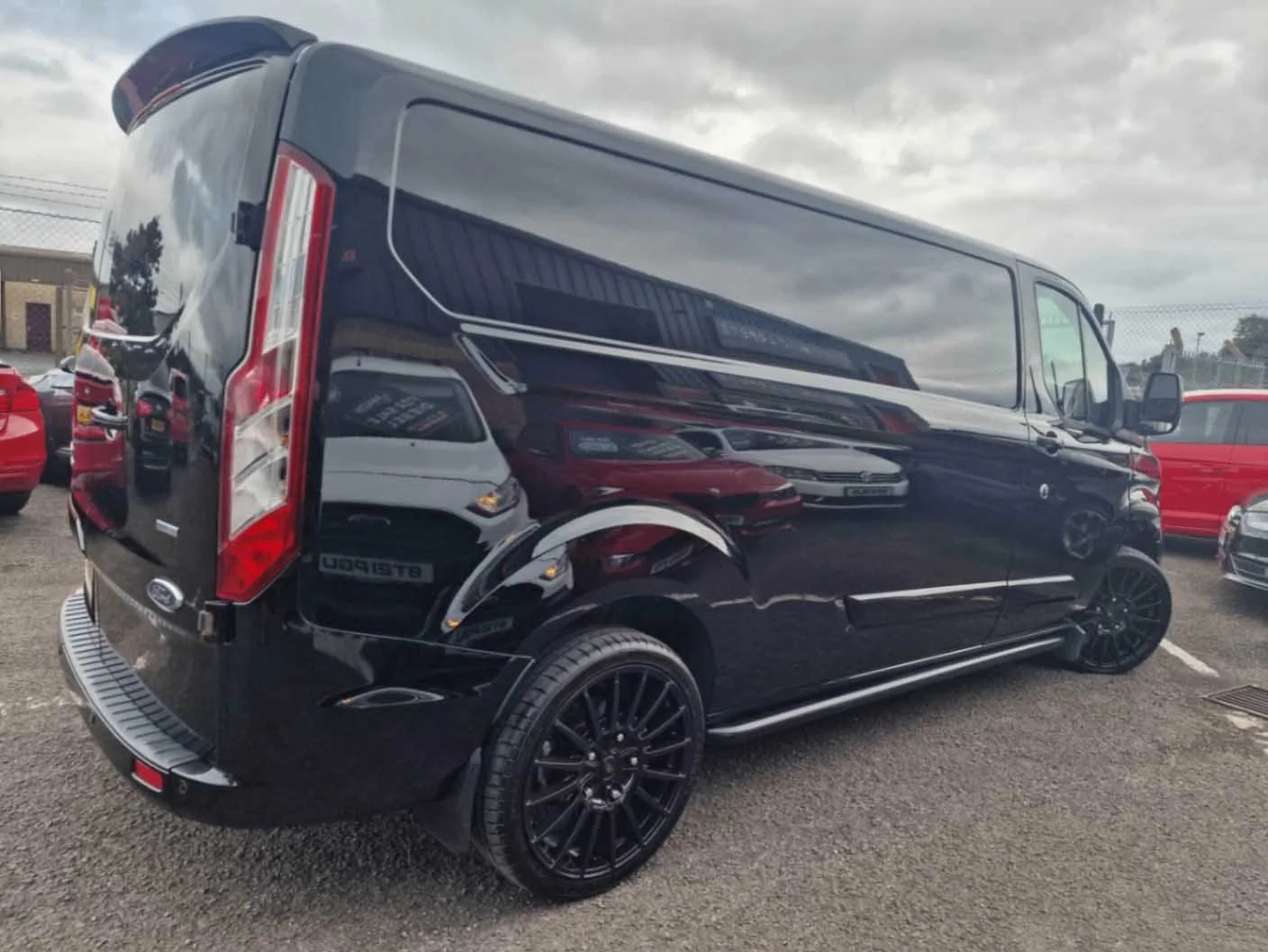 2019 FORD TRANSIT 2.0 ECOBLUE LIMITED_0009_download (9).jpg
