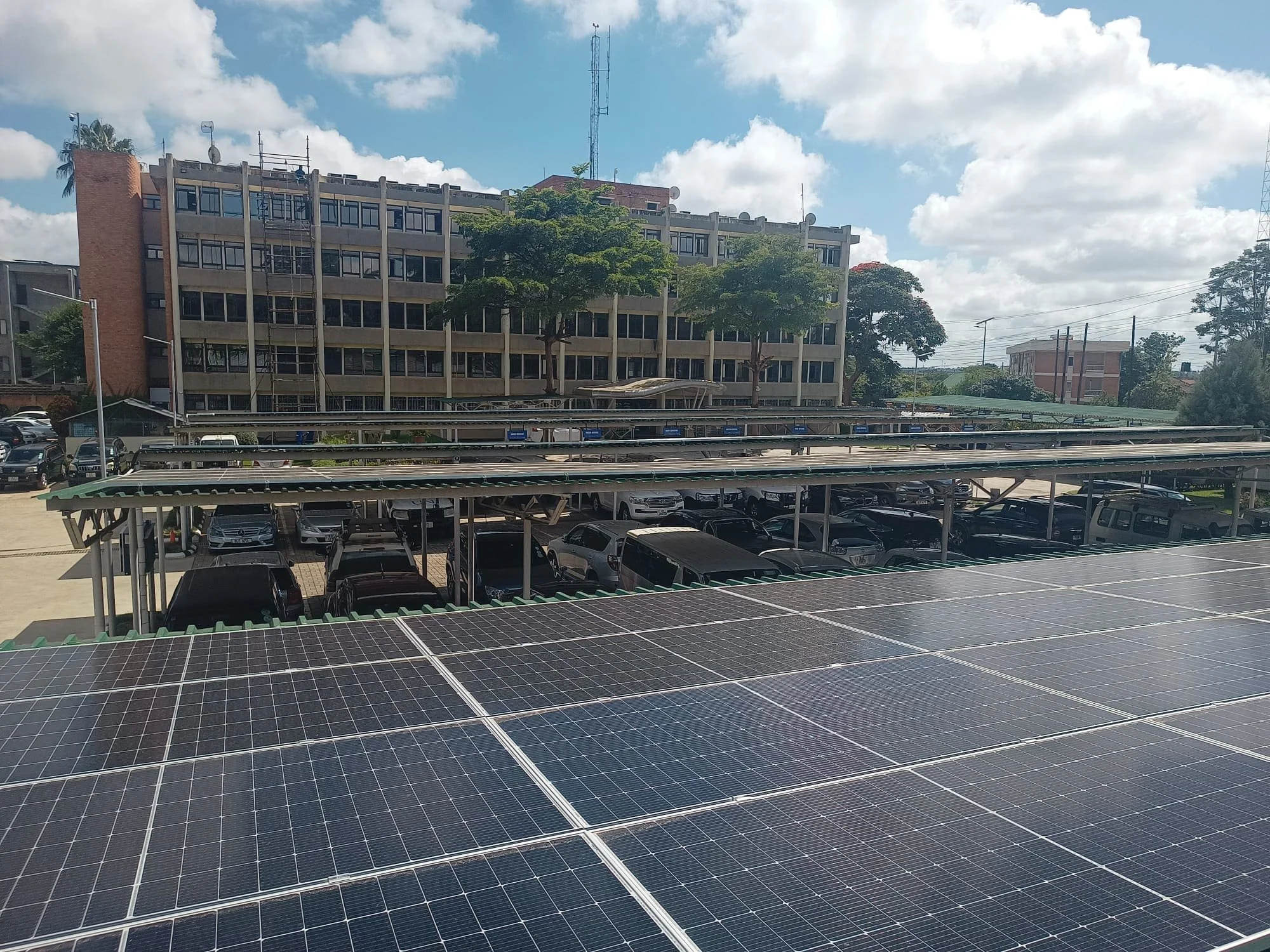 Solar power plant - parking structure_Zambia_Enviroearth