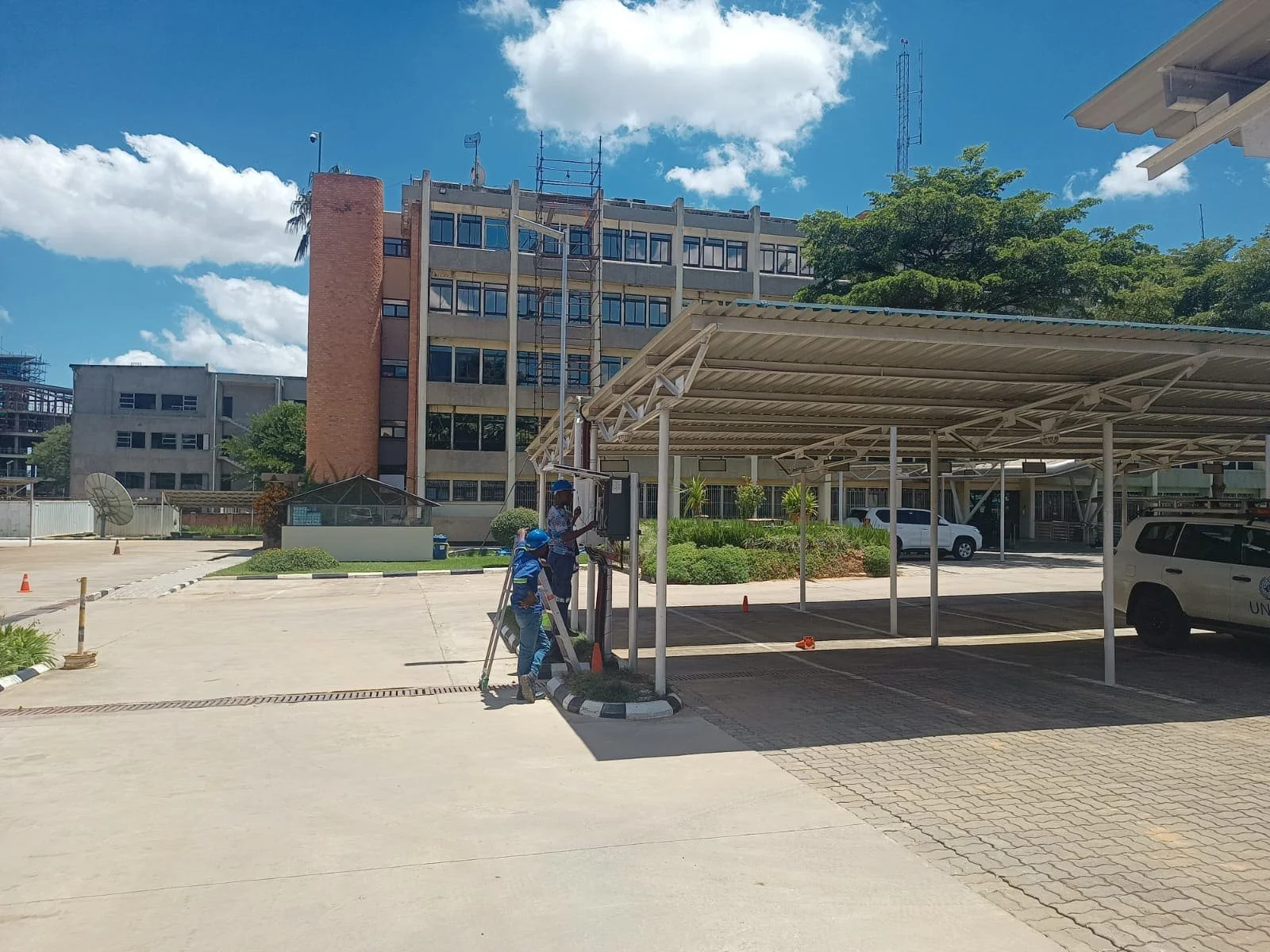 Solar power plant - parking structure_Zambia_Enviroearth