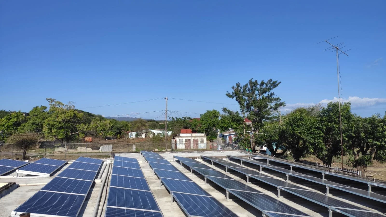Interconnected photovoltaic systems_Hospitals_Jamaica_Enviroearth