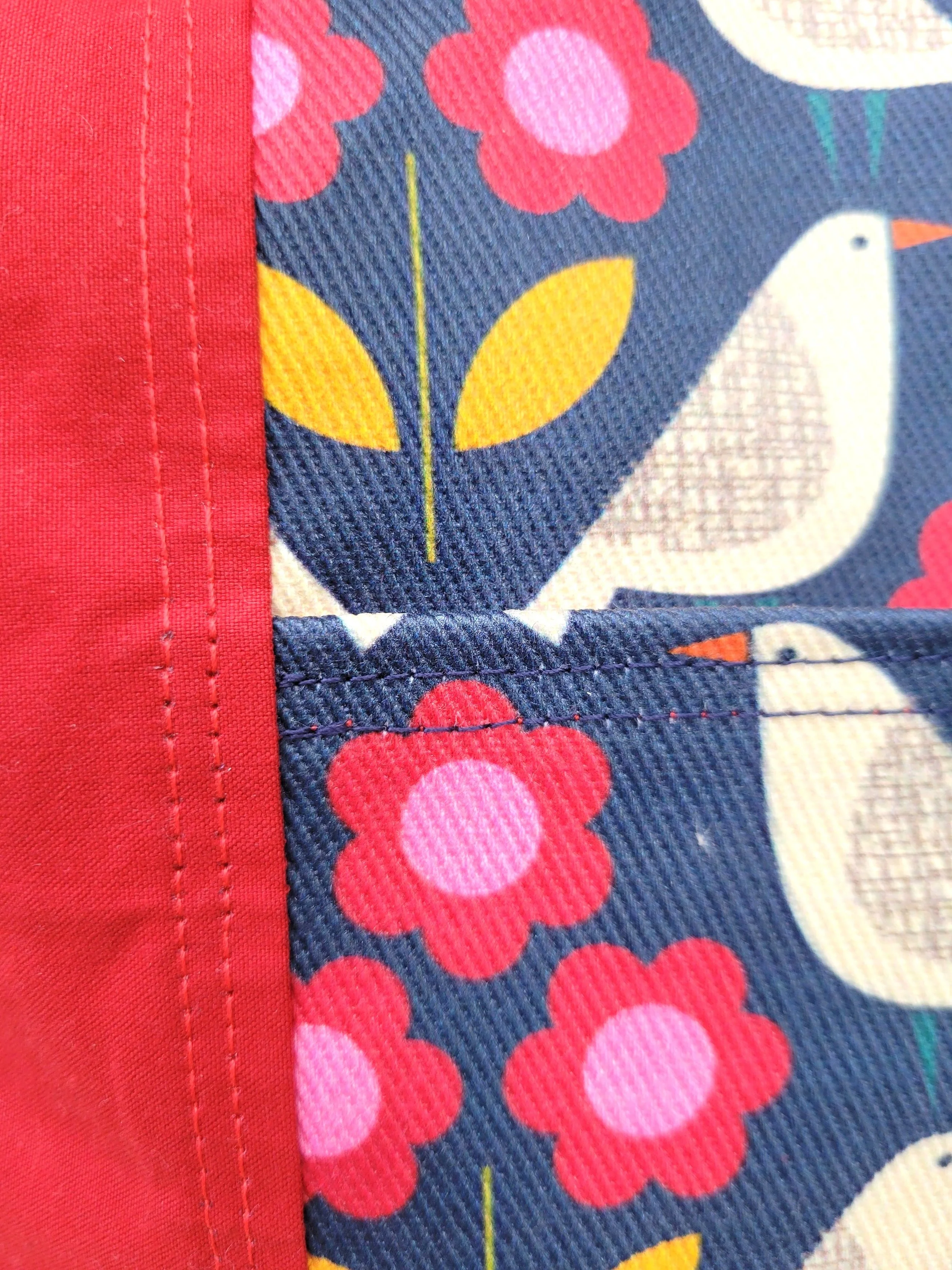 Bird-large-shoulderbag-back-pocket-detail.jpg