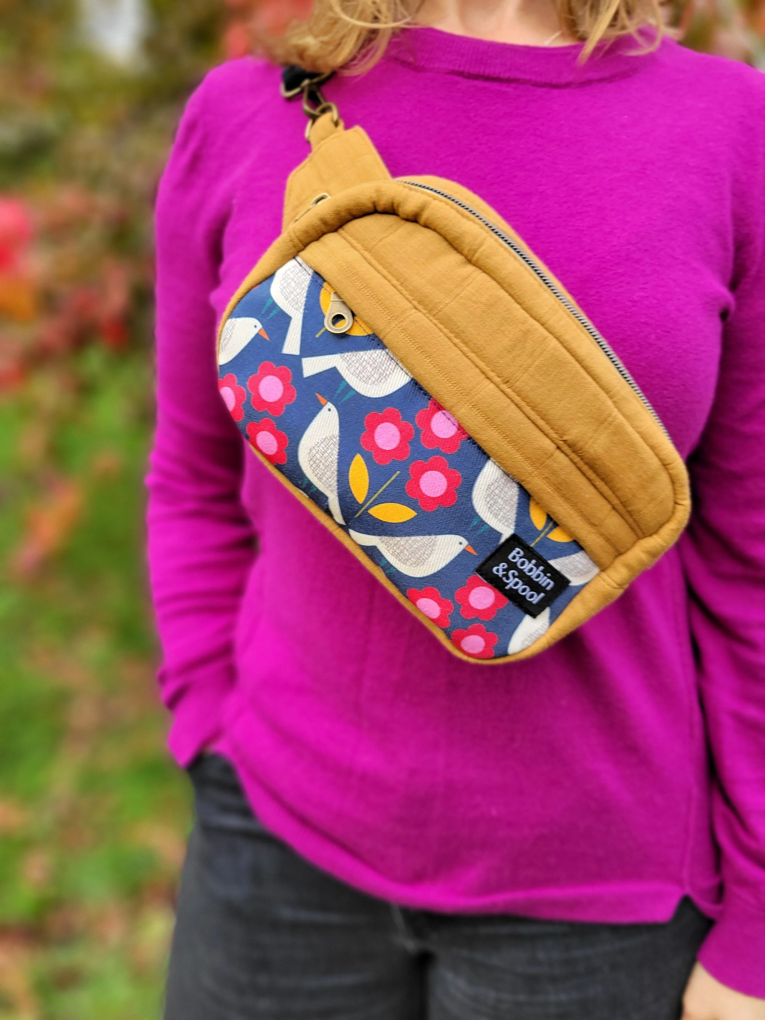 Bird-crossbodybag-close-up-view.jpg