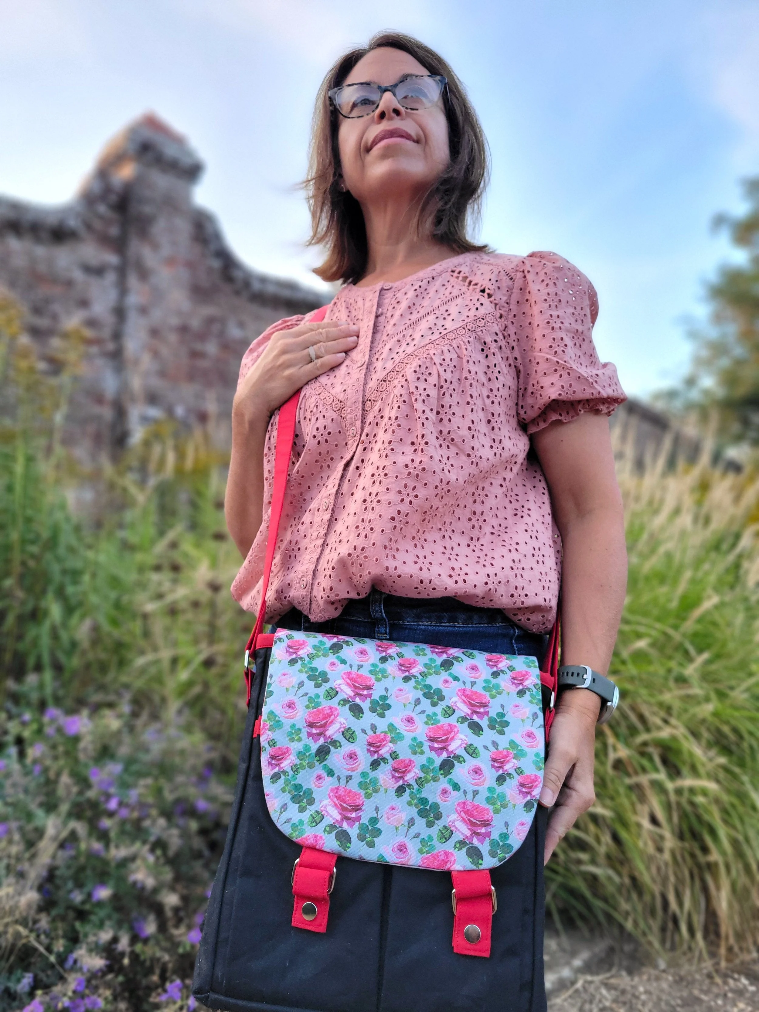 Front view of Botanica rose messenger bag (2).jpg