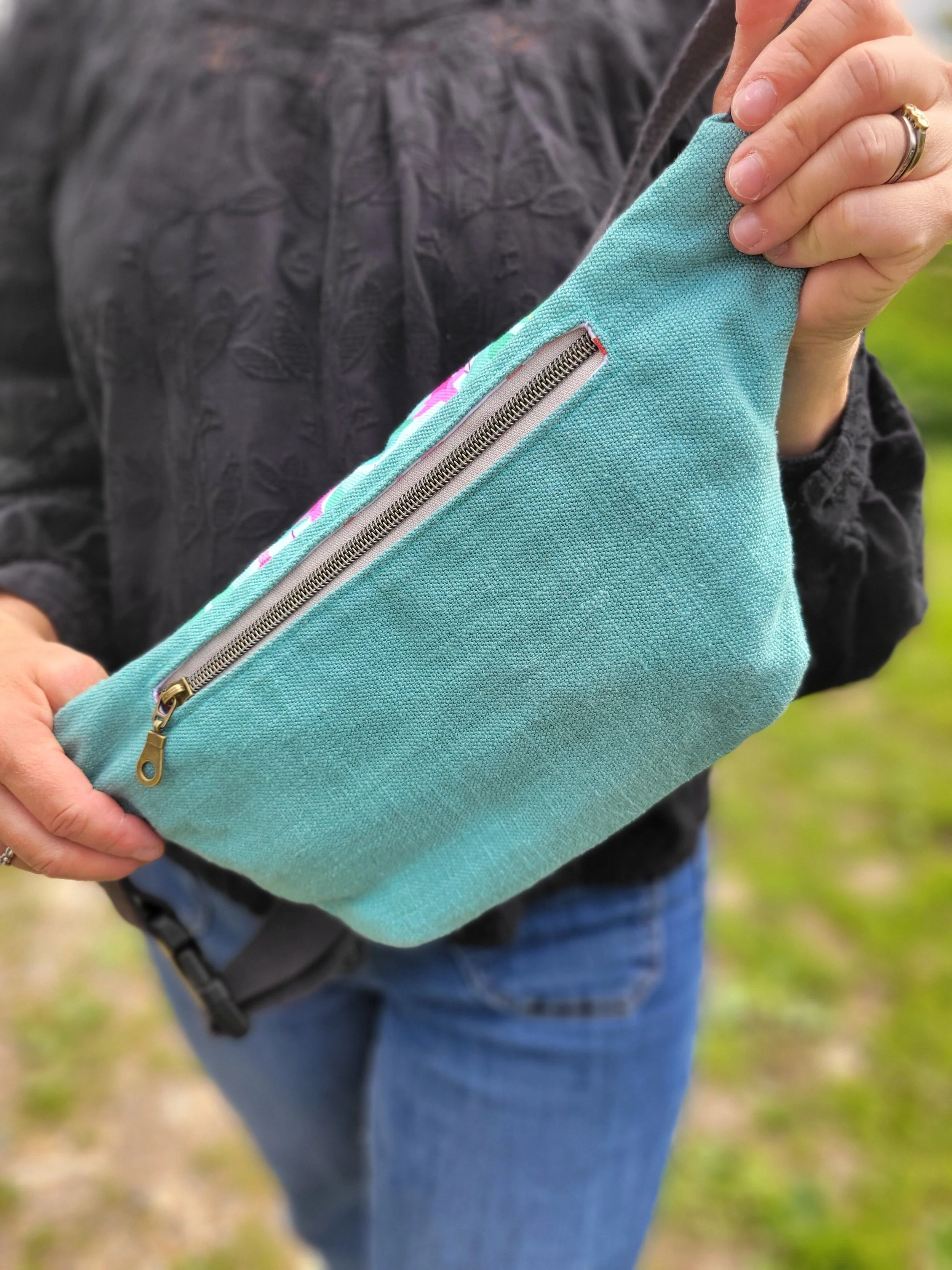 Back-pocket-turquoise-fuchsia-bumbag.jpg