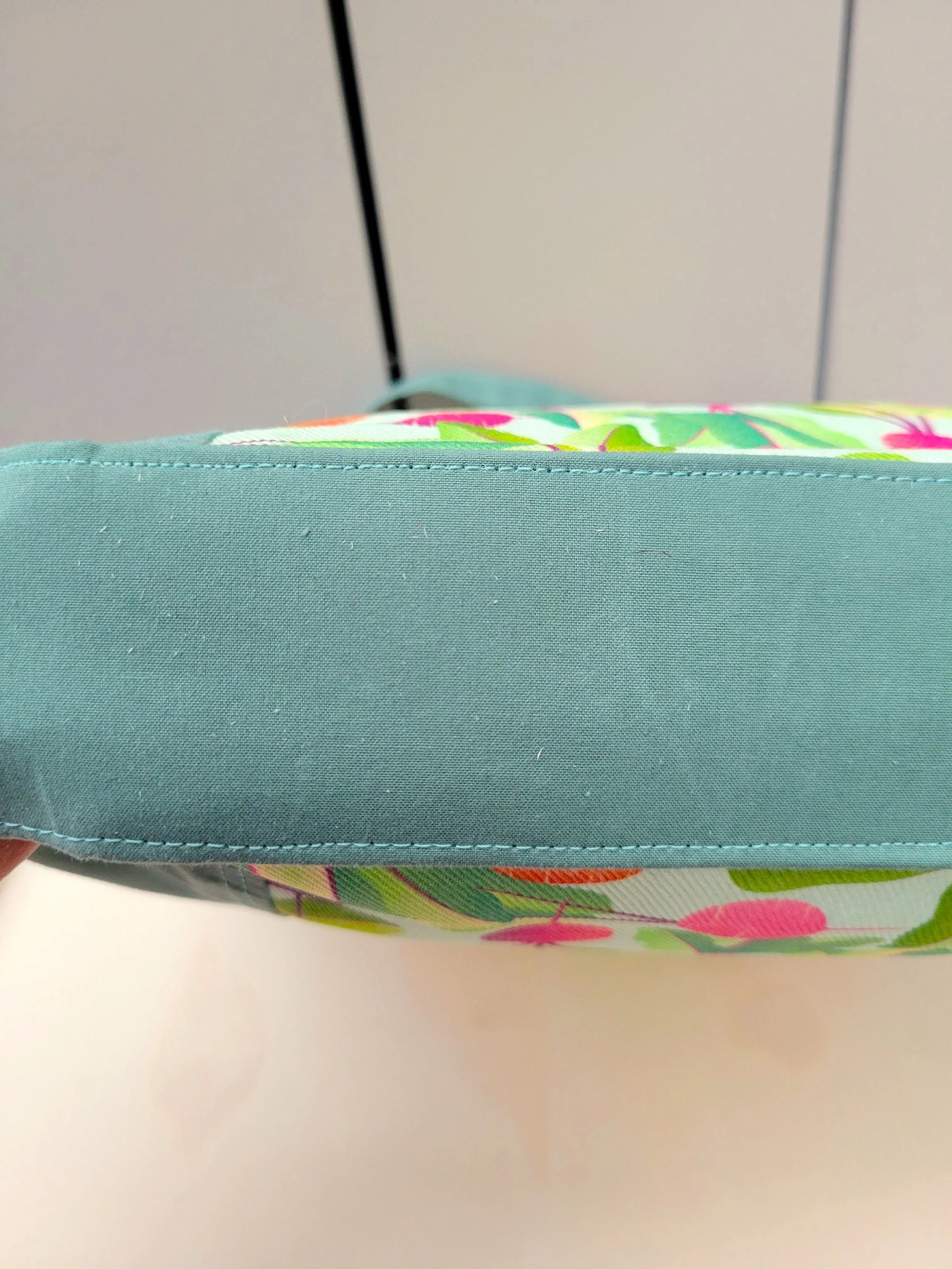 Beetroot-large-crossbody-bag-reinforced-base.jpg