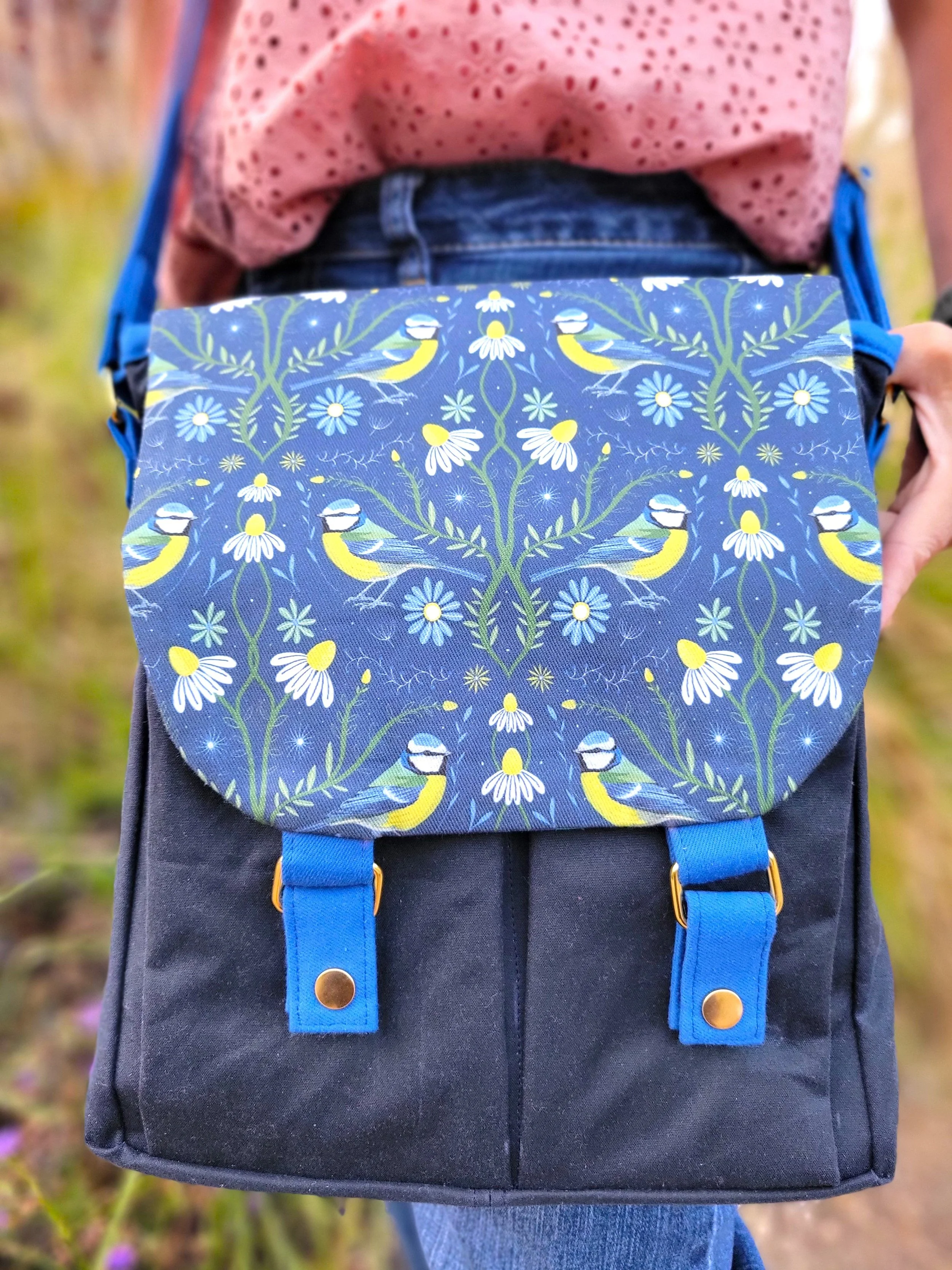 Front-view-Botanica-blue-tit-messenger-bag.jpg