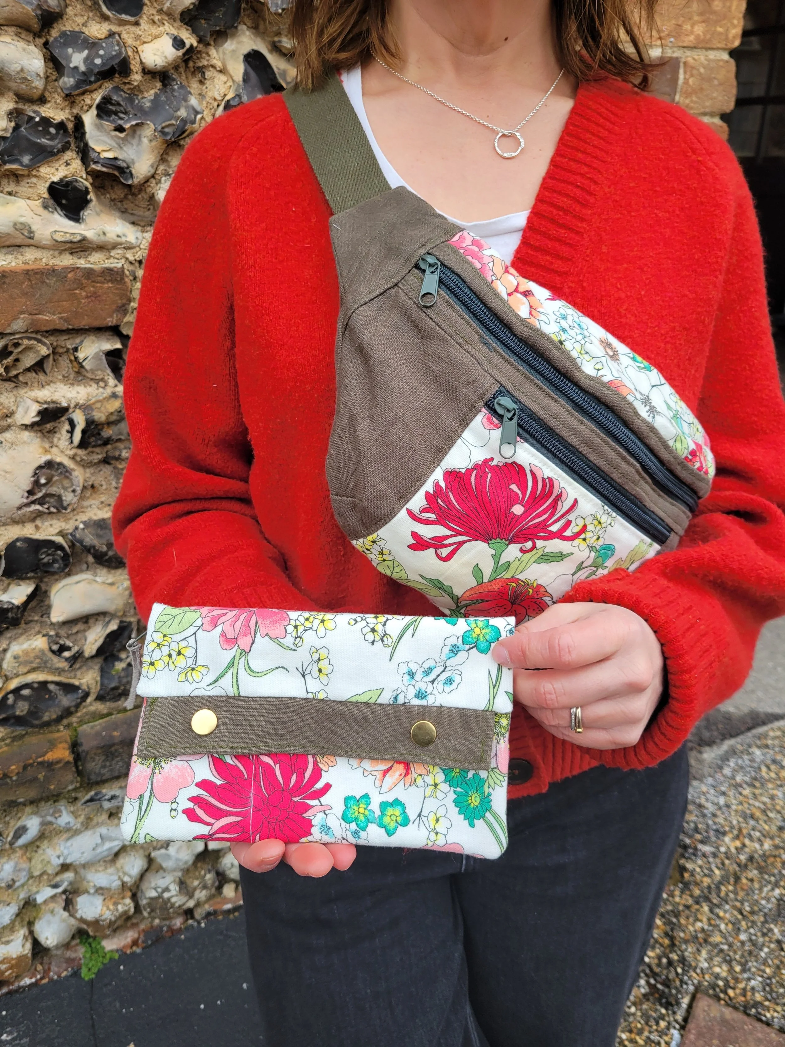Close up of green linen Hands-Free bundle.jpg