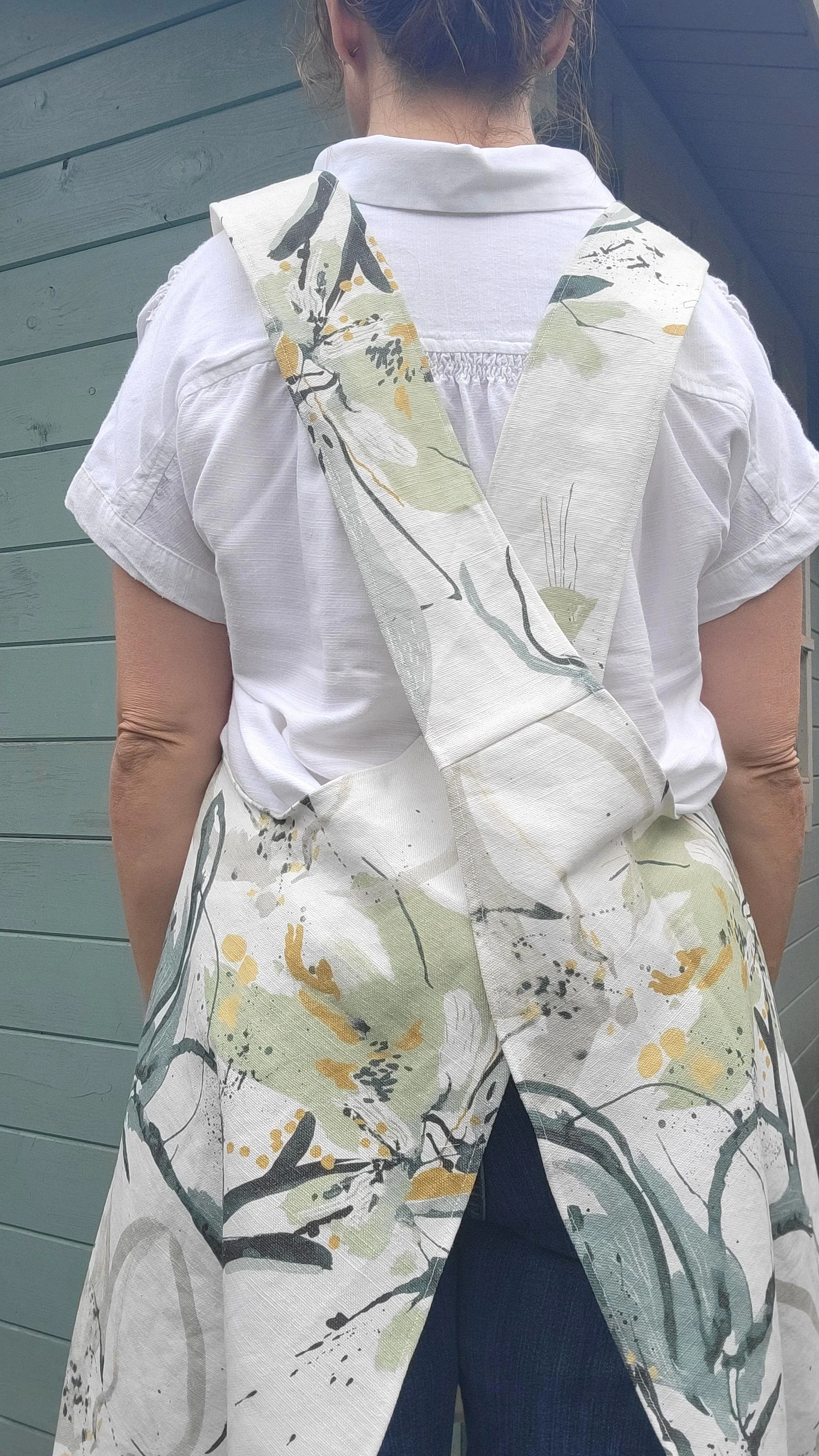 Back view Splash Japanese style apron.jpg