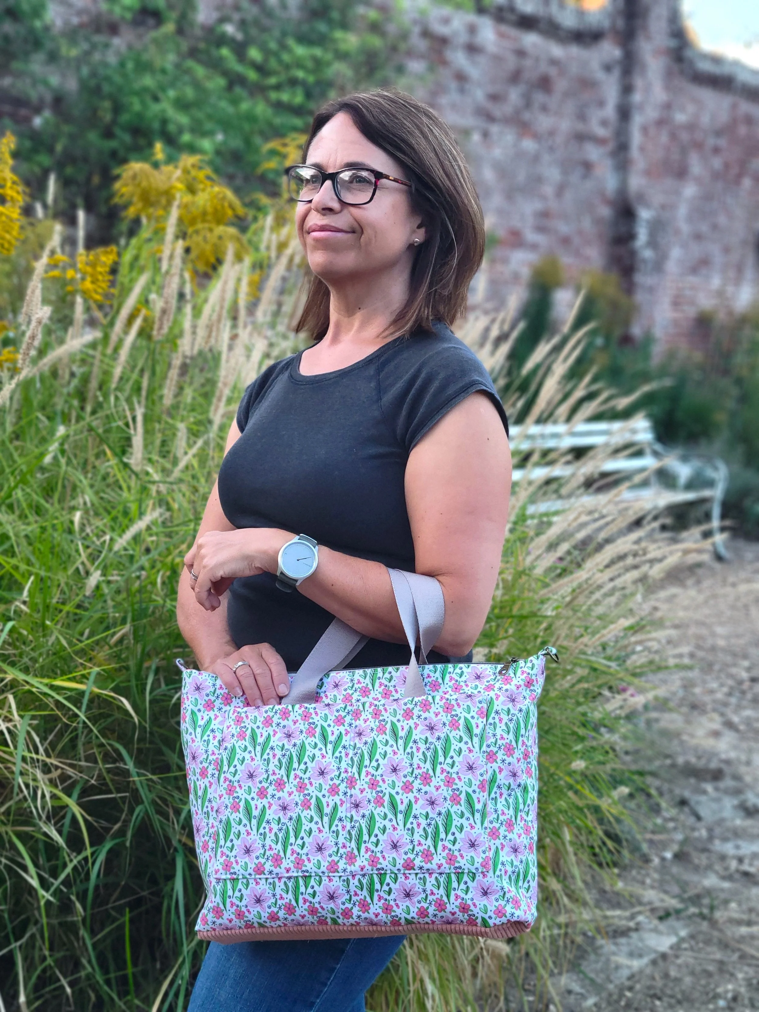 Back-view-Botanica-doodle-flower-tote.jpg