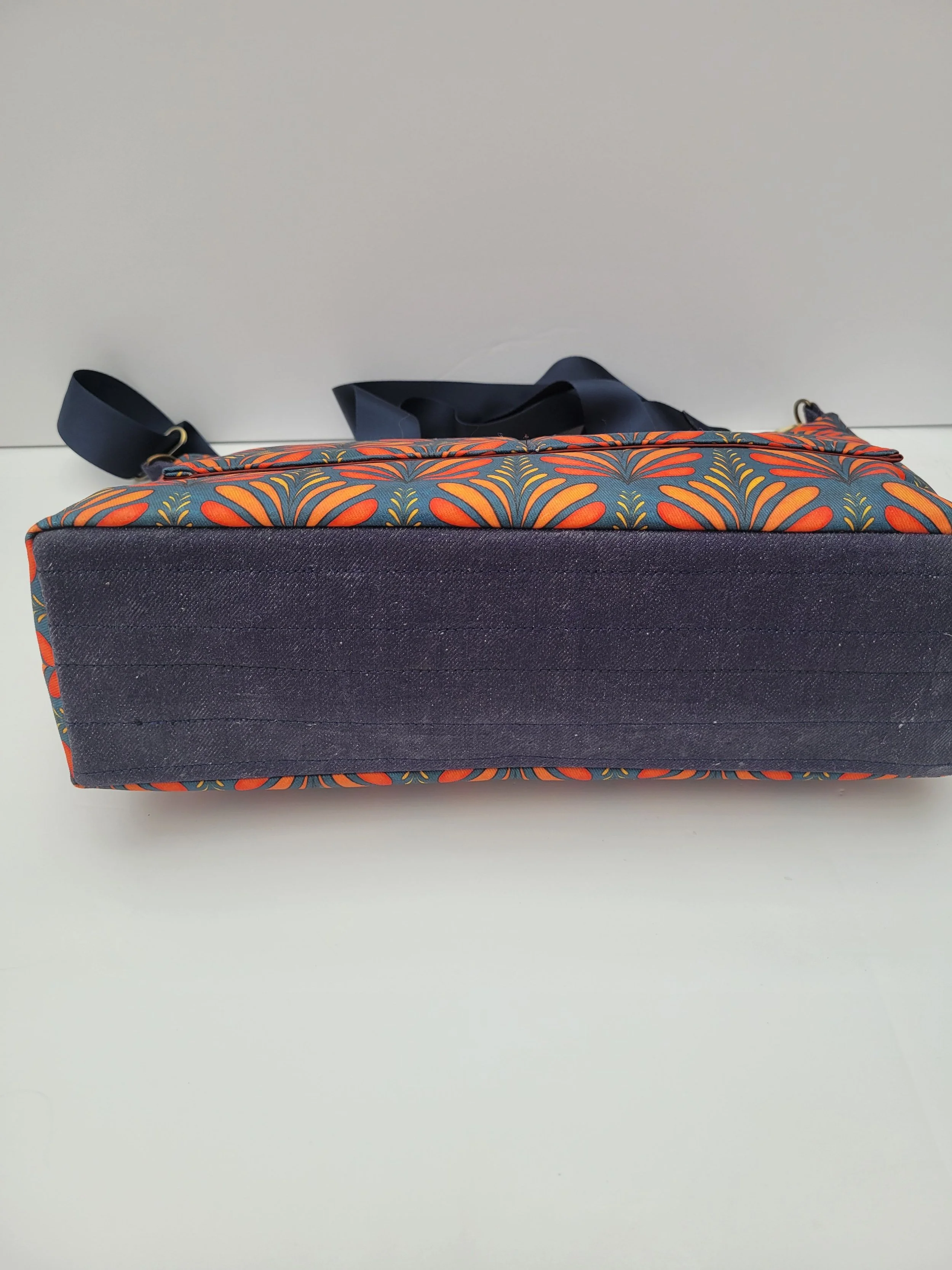 Botanica-bag-retro-flower-tote-base.jpg