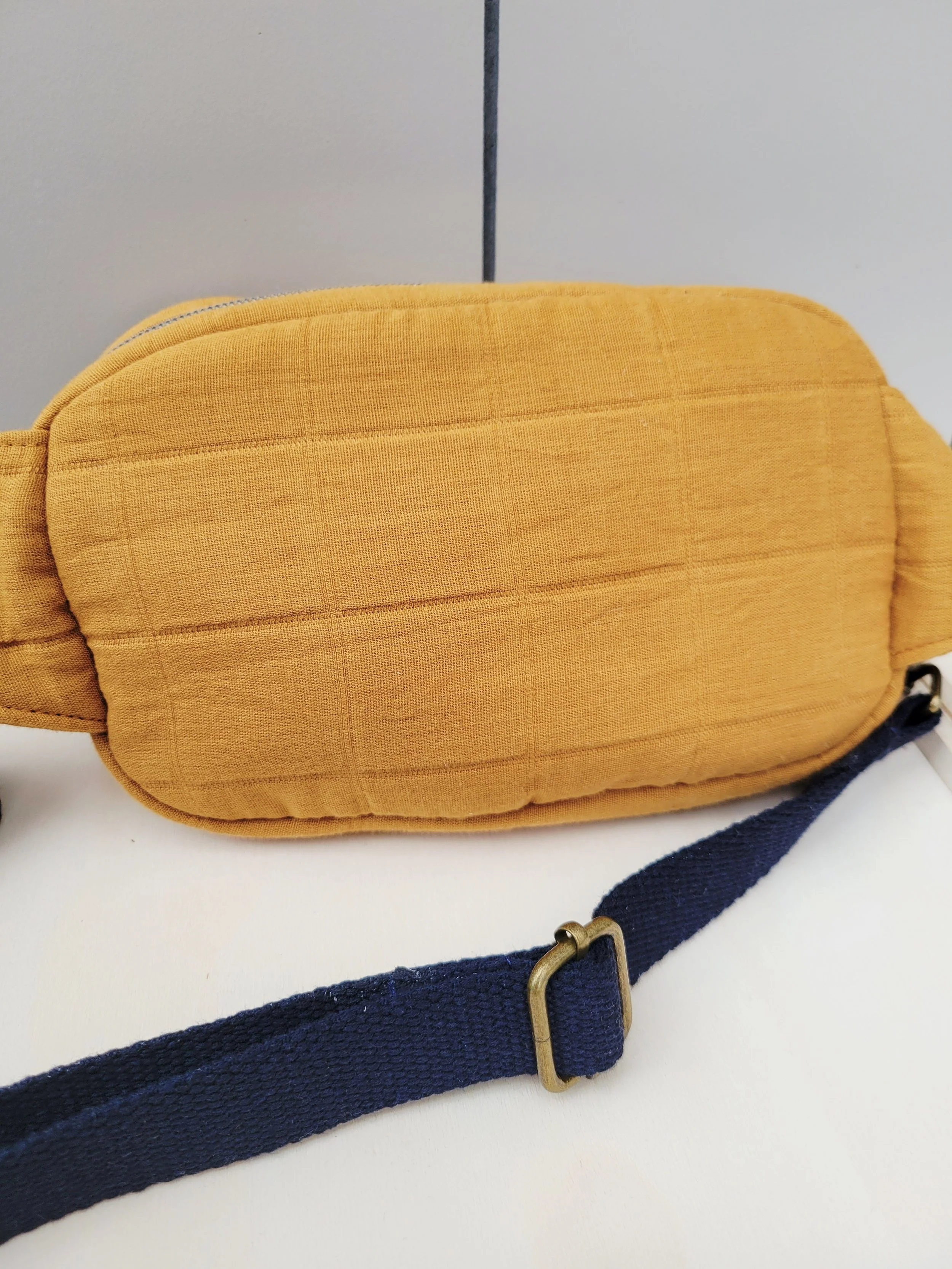 Bird-crossbody-bag-back-view.jpg